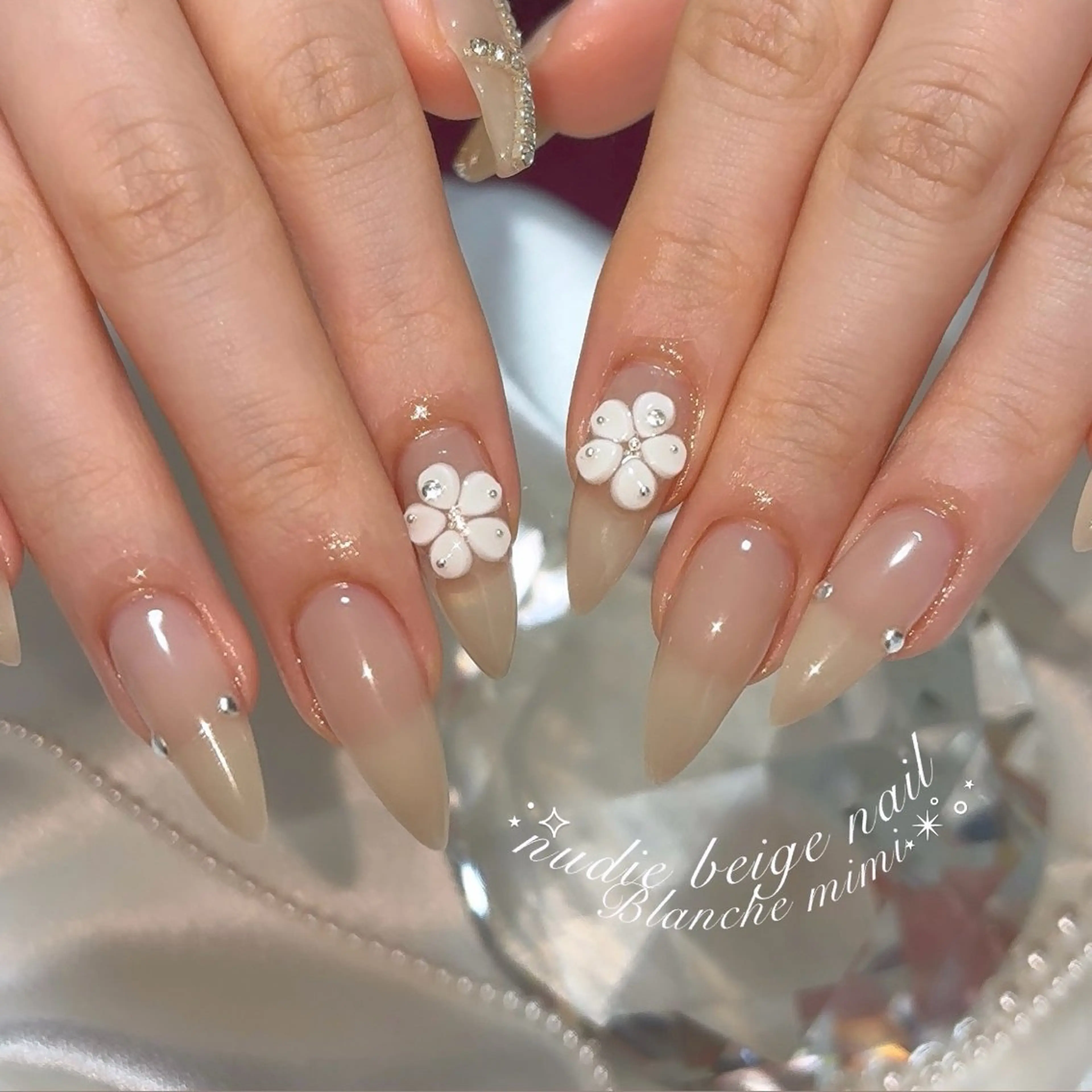 ネイル ハンドネイル Blanche mimi.u_aのネイルデザイン