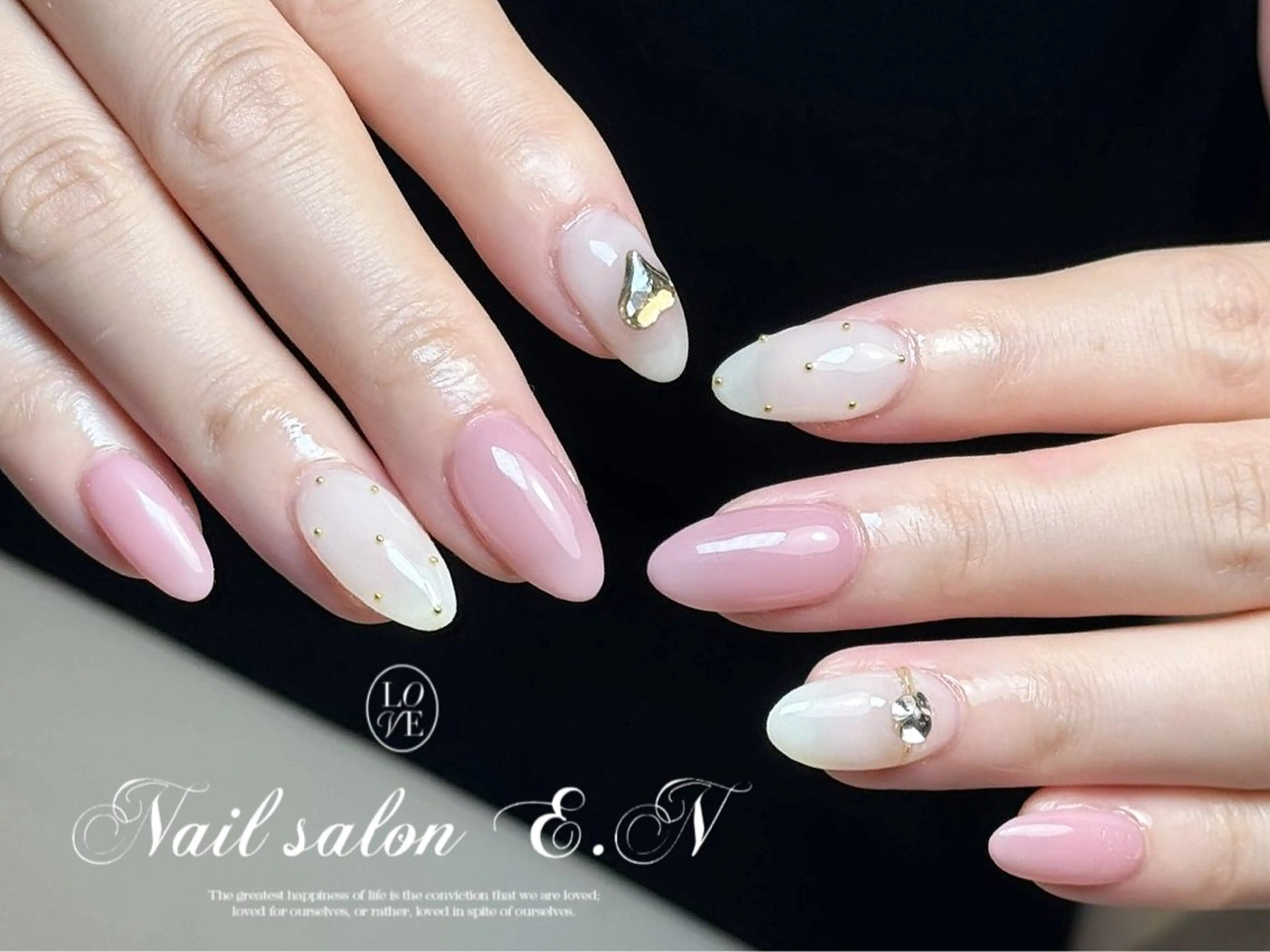 ネイル アートネイル オーロラネイル ガーリー キラキラネイル 韓国ネイル E.N🦋 長さ出し/持ち込みのネイルデザイン