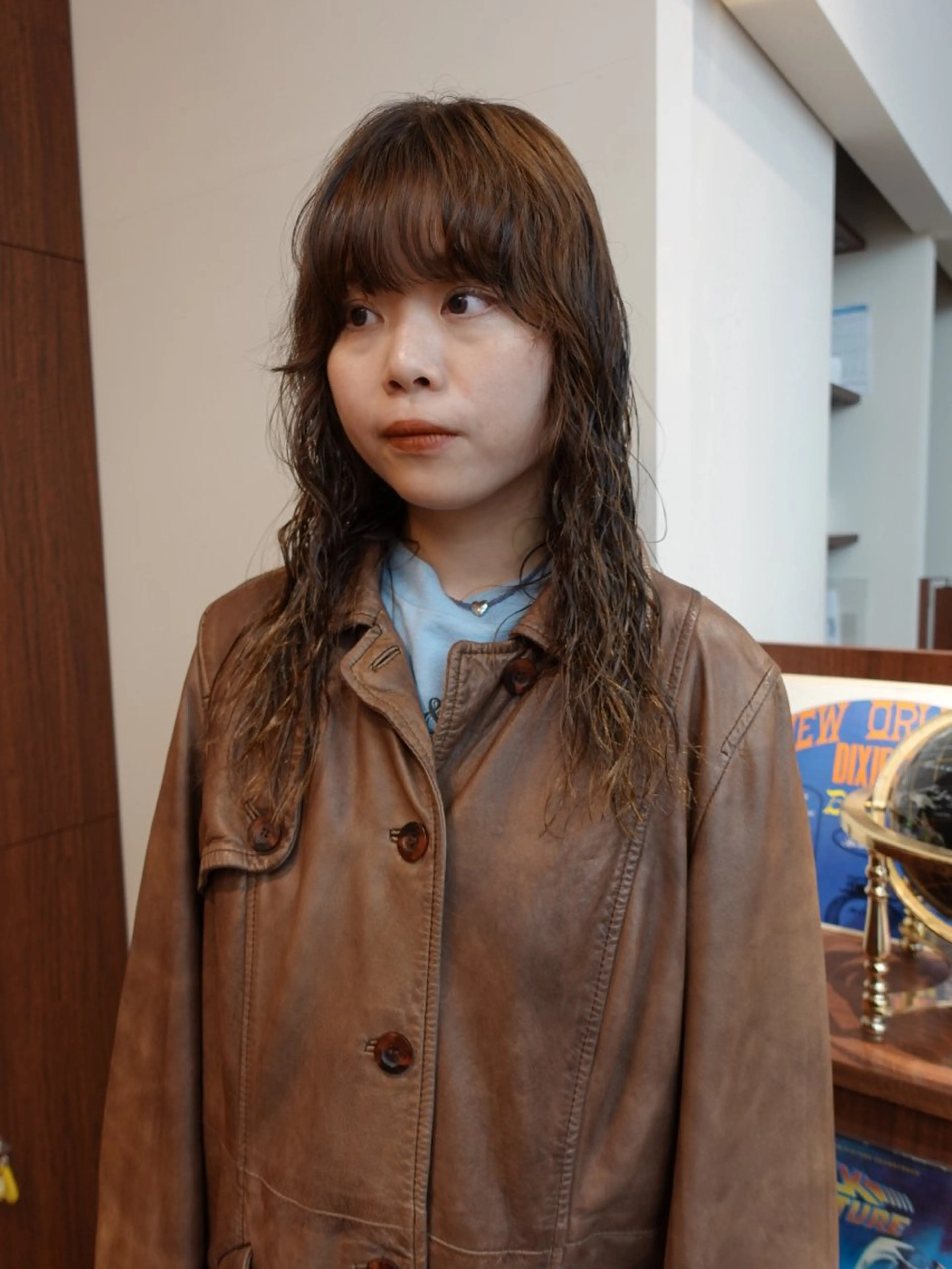 ミディアム カラー パーマ ミディアムパーマ ブリーチ ボブパーマ/パーマ ウルフパーマのヘアスタイル