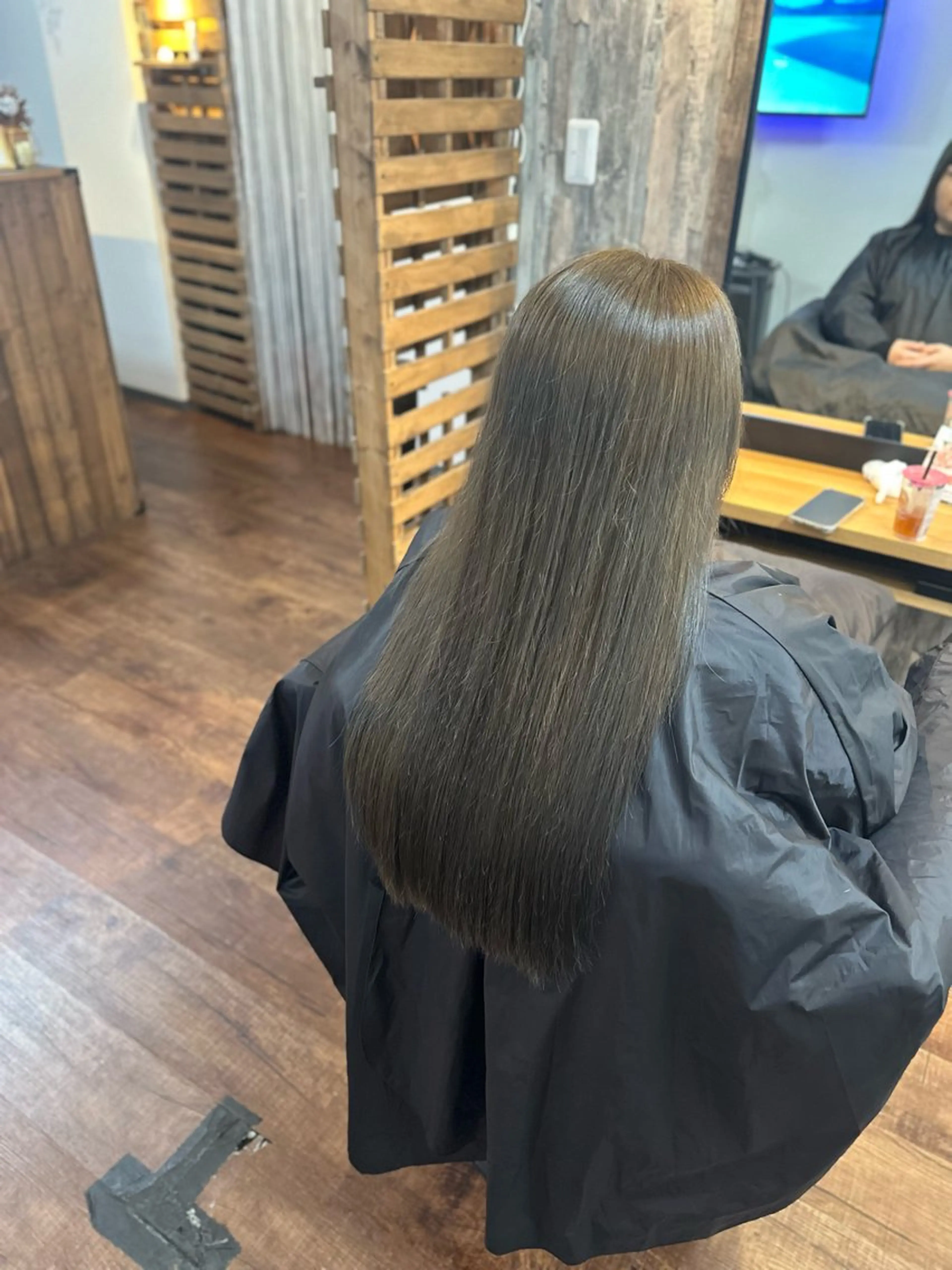 ロング カラー グレージュ カット ヘアカラー トリートメント Luzir⭐︎ GEN⭐︎のヘアスタイル