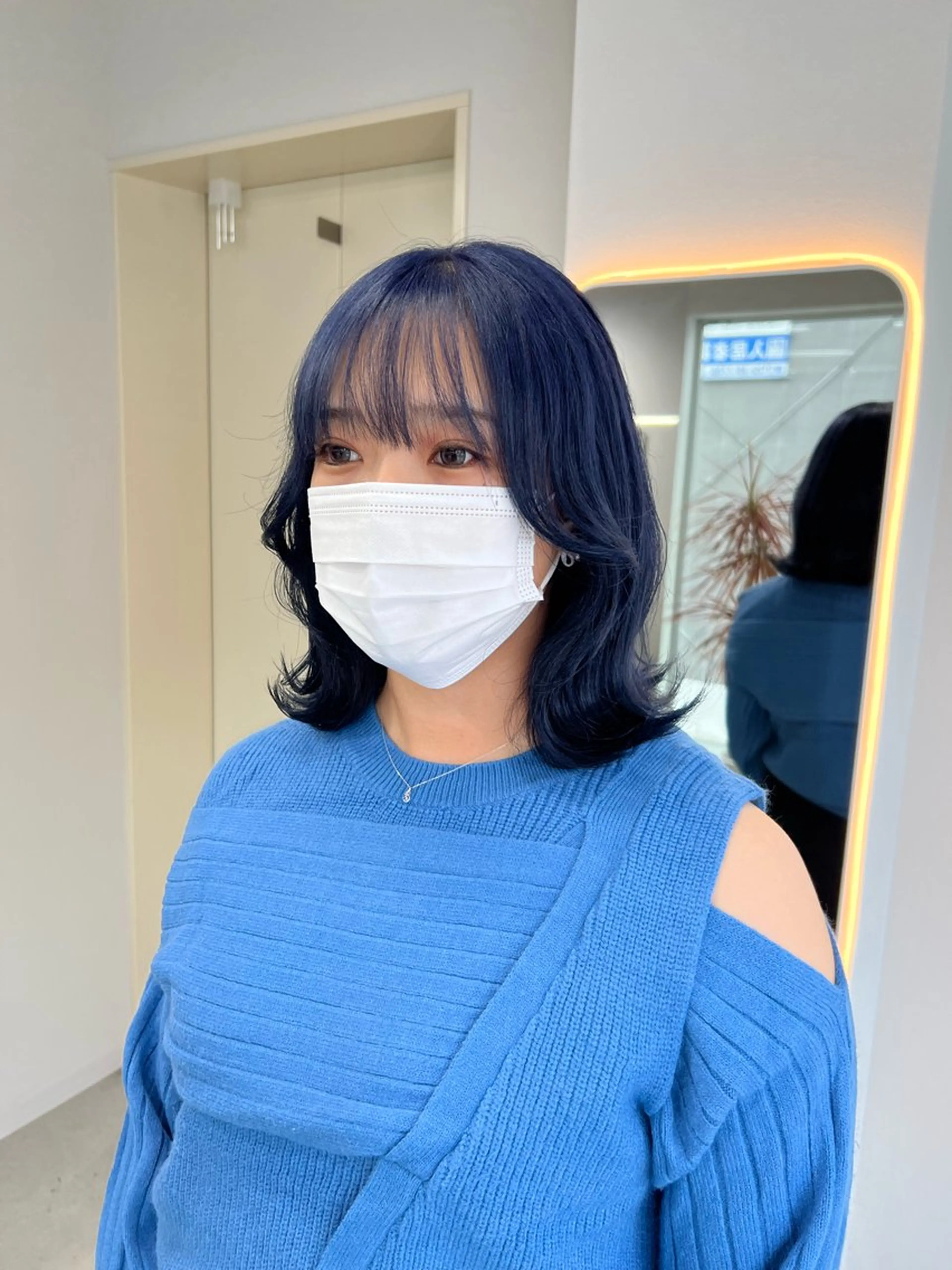 ミディアム maya レイヤーカットのヘアスタイル