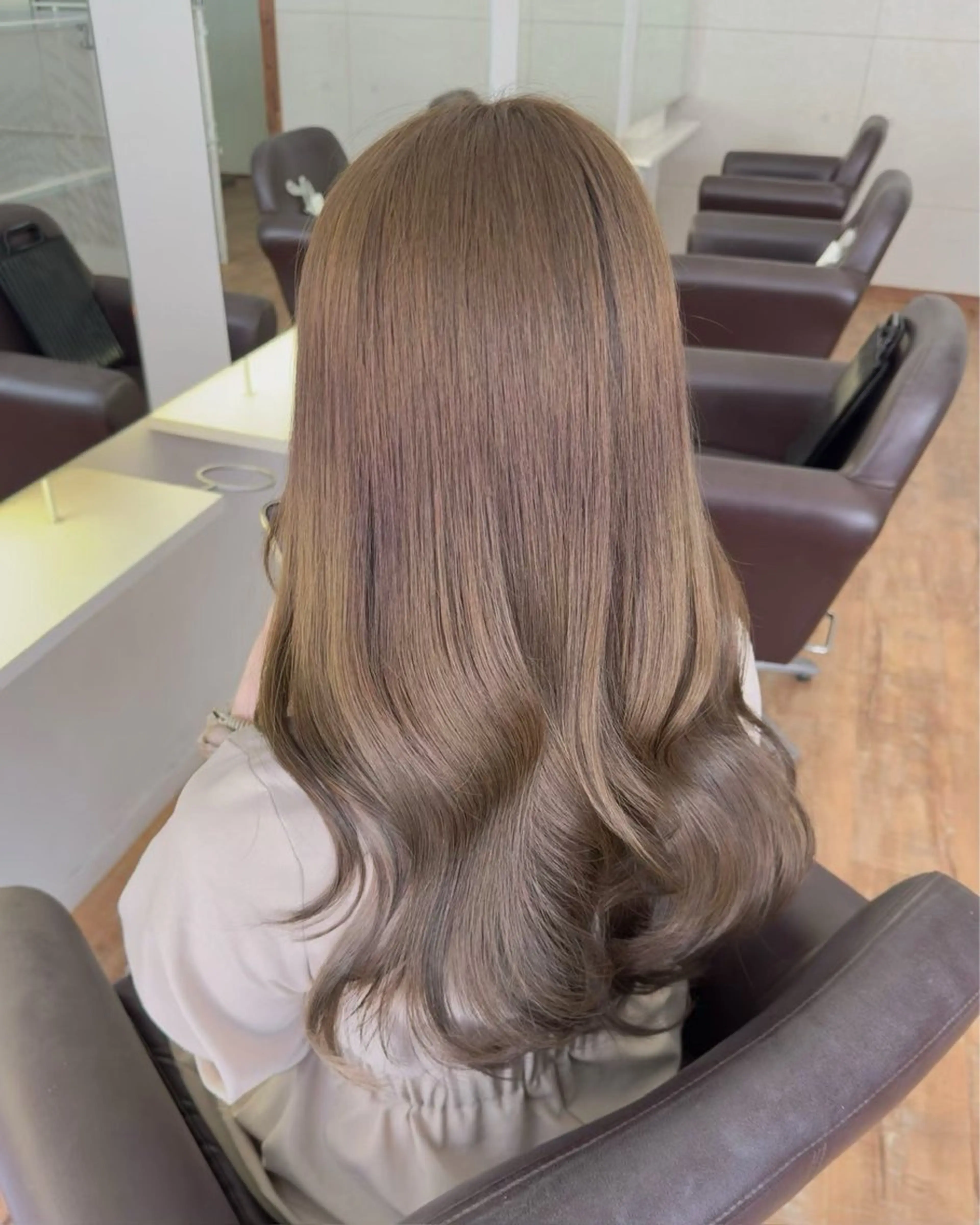 カラー Hip's eyes meiのヘアスタイル