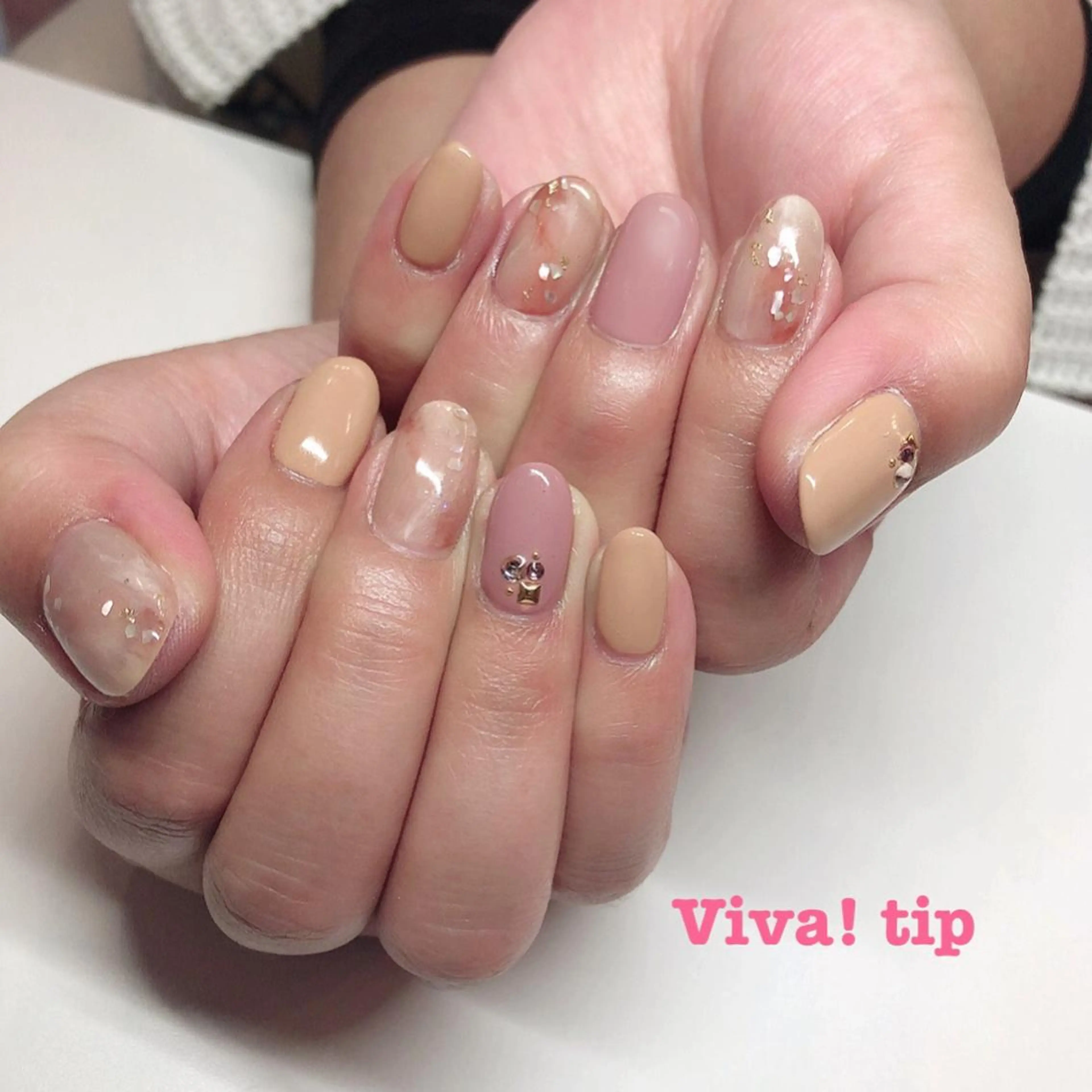 ネイル アートネイル ジェルネイル ニュアンスネイル オフィスネイル パラジェル Viva!tip ビバティップネイルのネイルデザイン
