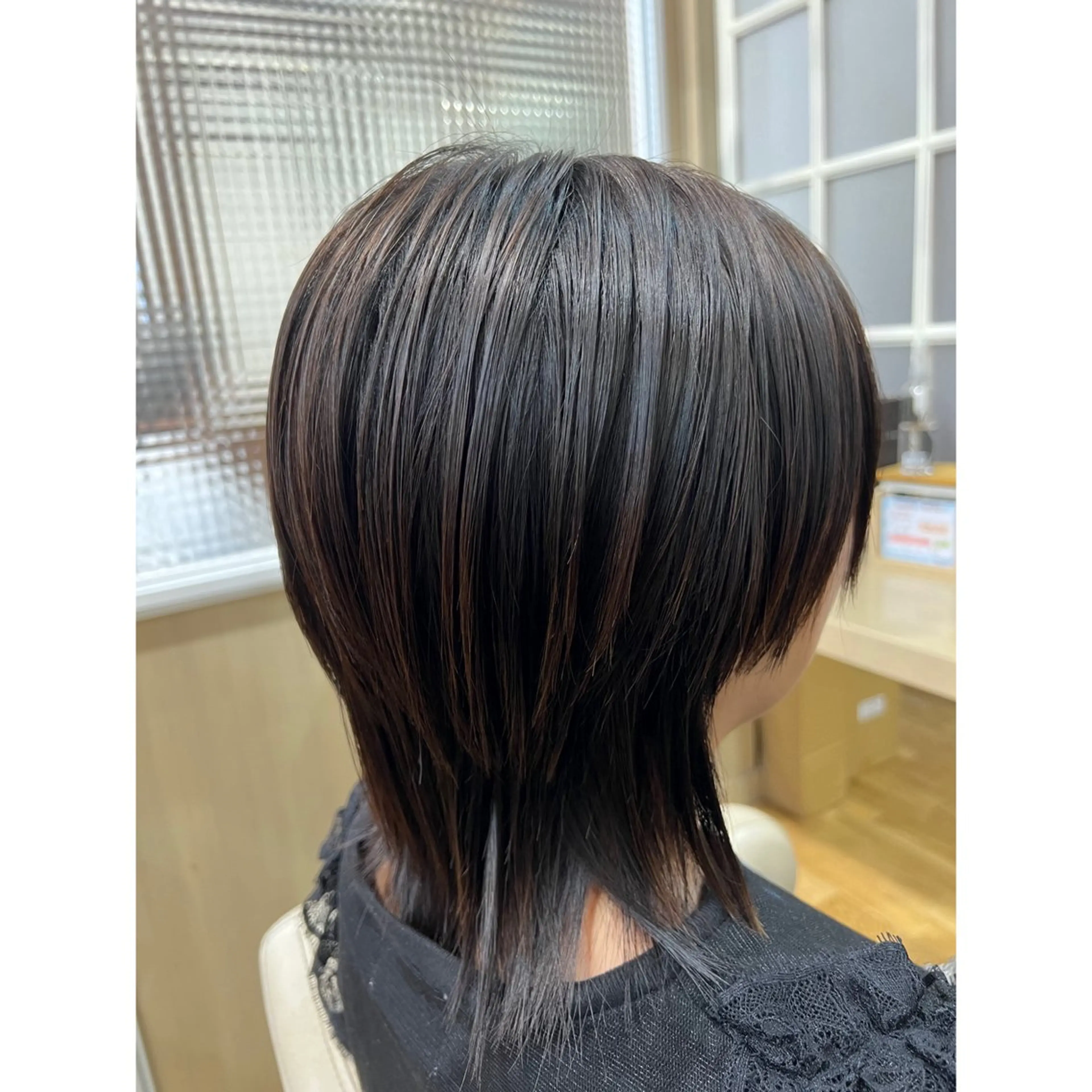 セミロング 佐藤 理恵子のヘアスタイル