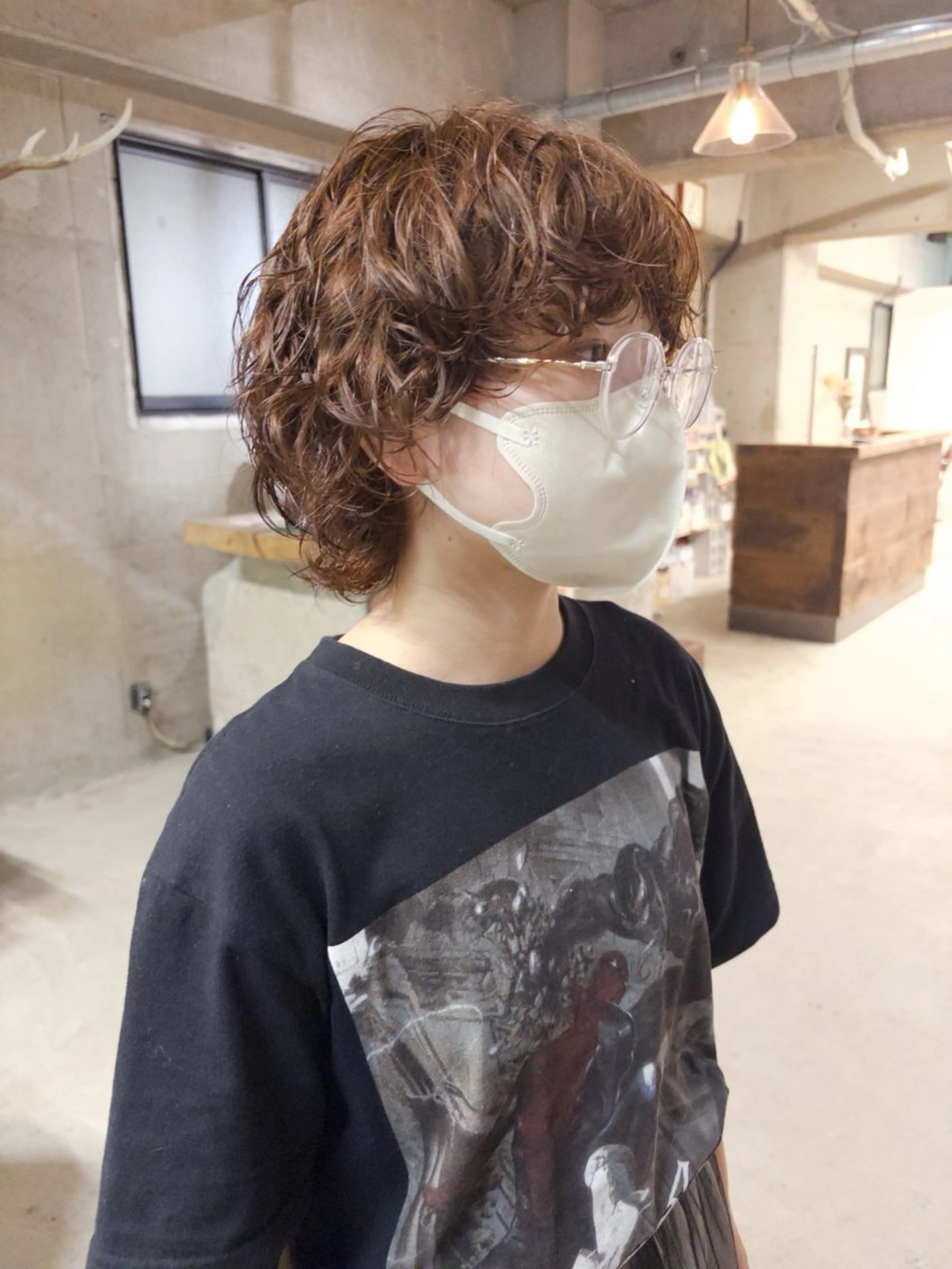 ミディアム KVELL ユナのヘアスタイル