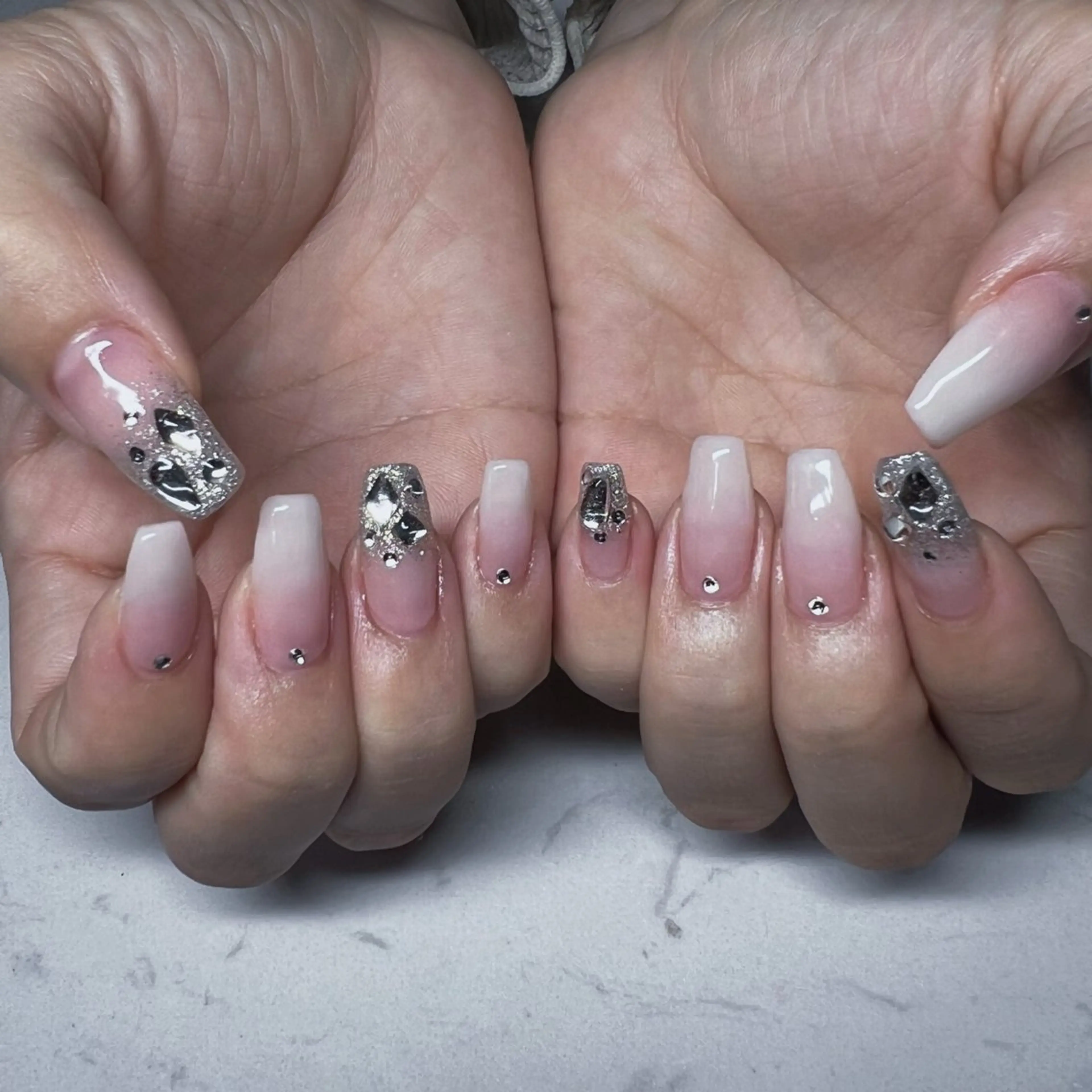 ネイル ハンドネイル Yudia Minoriのネイルデザイン