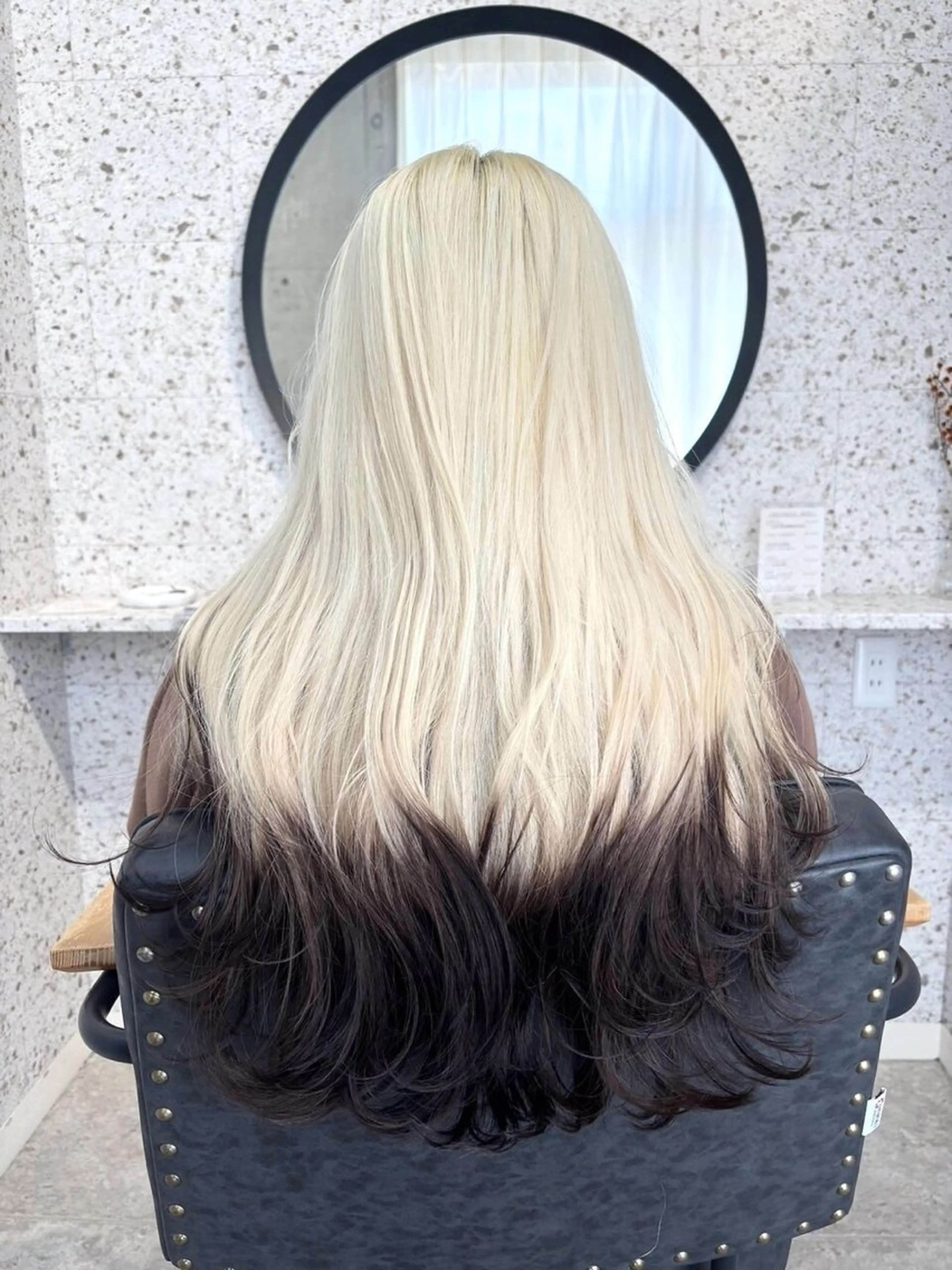 ロング カラー ブリーチ ブロンド デザインカラー グラデーションカラー ヘアカラー トリートメント lani ブリーチ /ダブルカラーのヘアスタイル