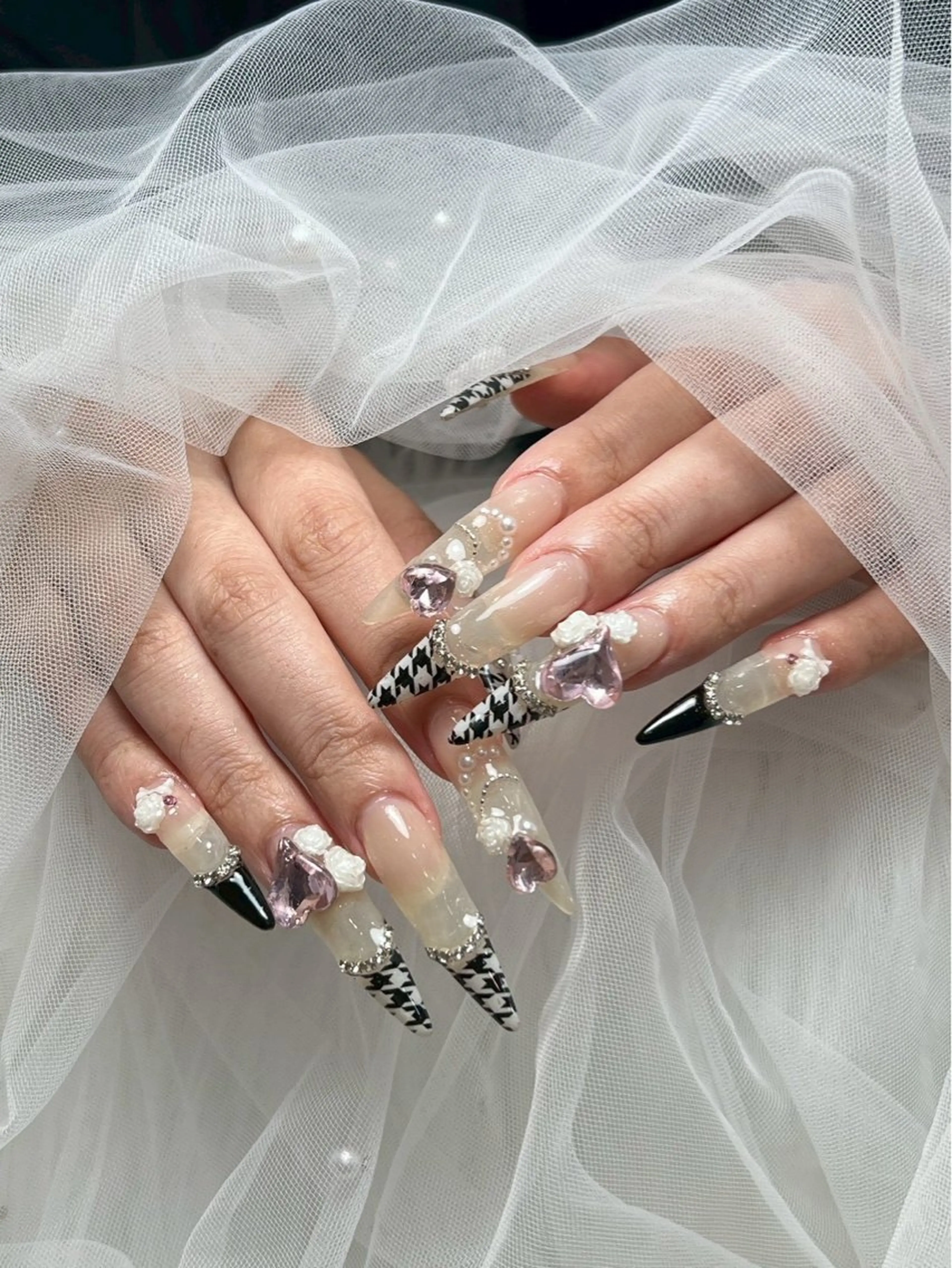 ネイル アートネイル オーロラネイル チークネイル 長さ出し フットネイル ハンドネイル フットネイル ハンドケア Noiranail_ studio川越西口のネイルデザイン