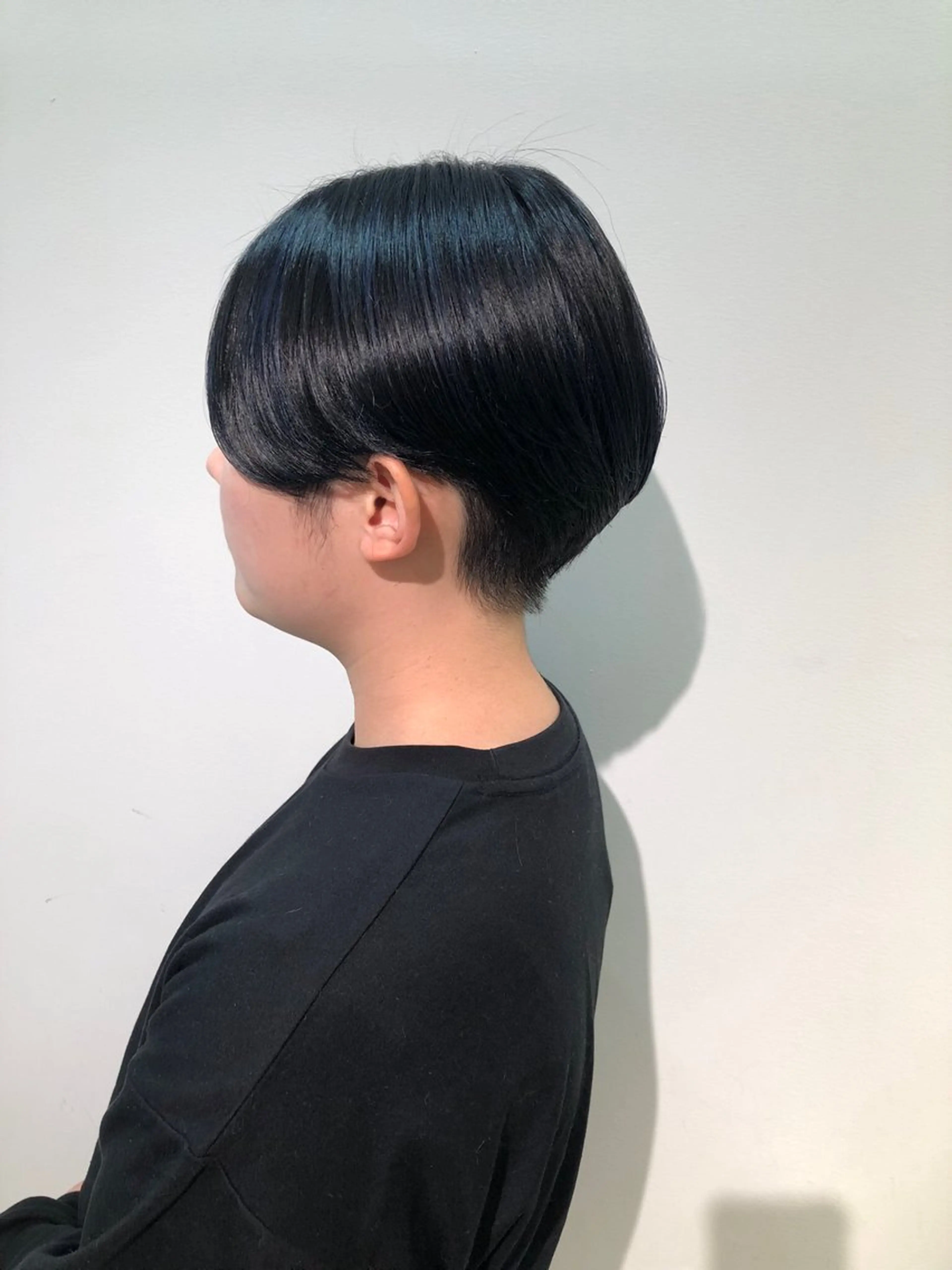 ショート カラー ハンサムショート ネイビーカラー ショートヘア カット ヘアカラー ボブレイヤー/ カラー診断/Amiのヘアスタイル