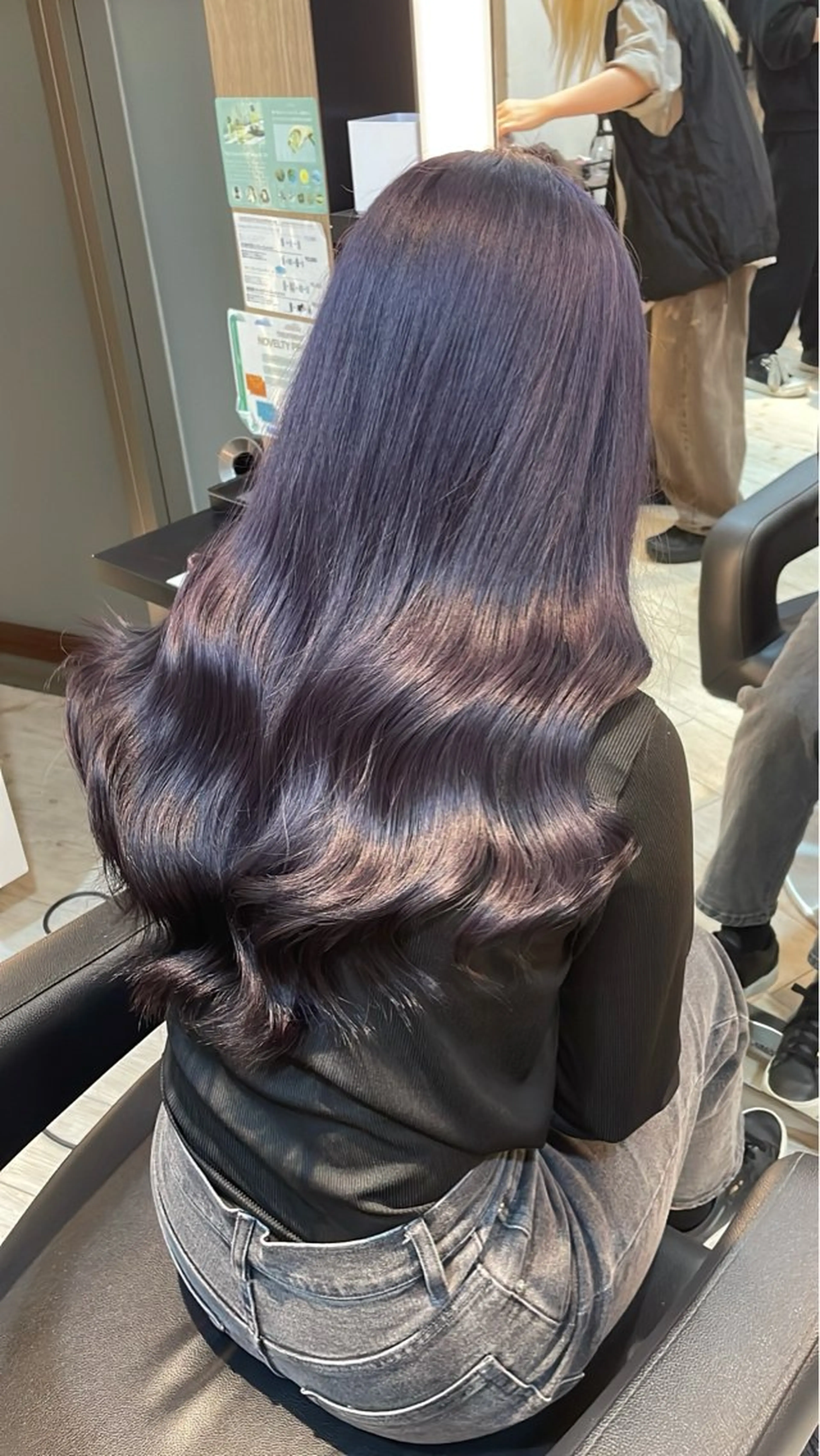 ロング カラー ヘアカラー トリートメント ブリーチ/髪質改善/ ハイトーン/暖色のヘアスタイル