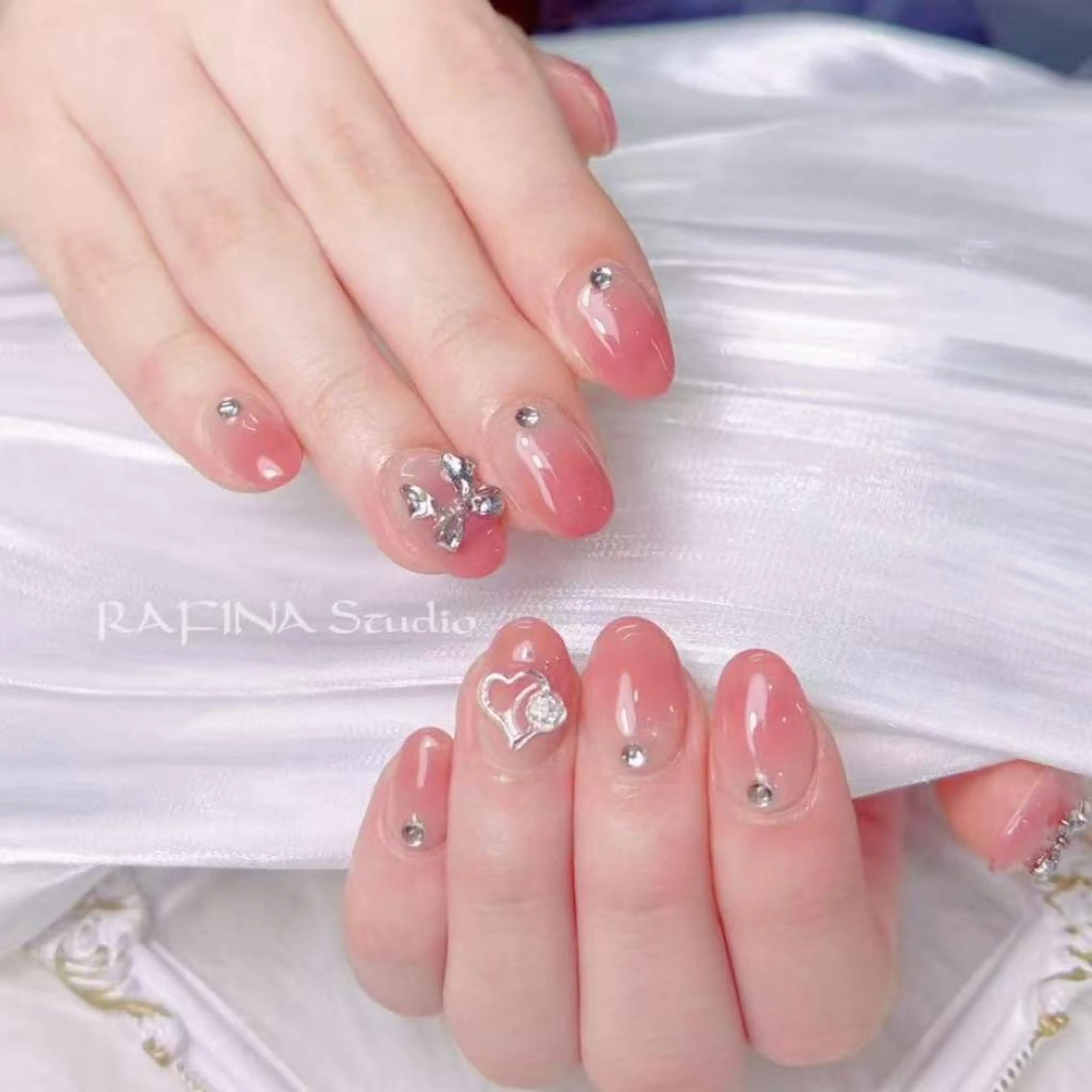 ネイル 桃香 Minaのネイルデザイン