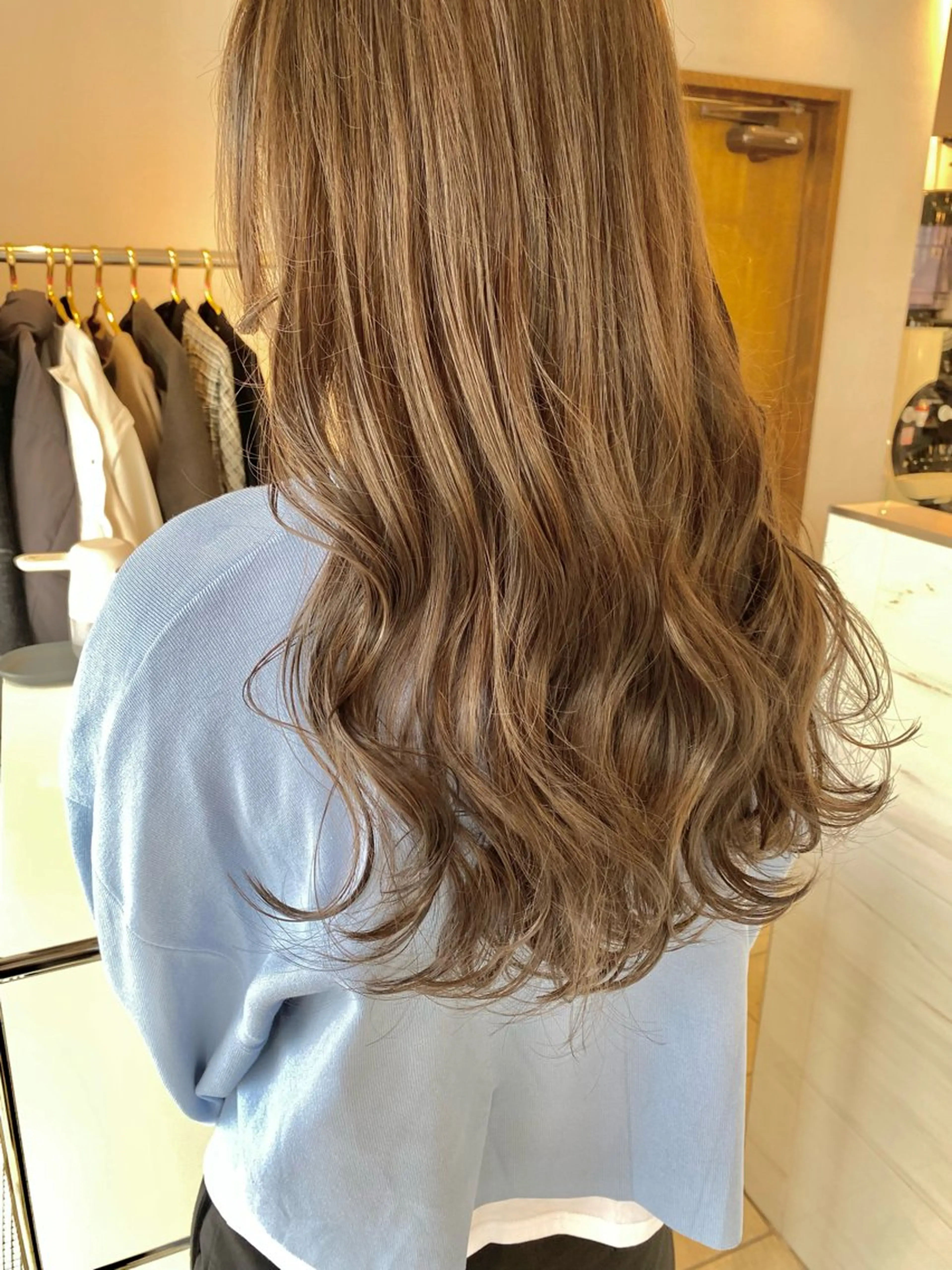 ロング 塩崎 絢世のヘアスタイル