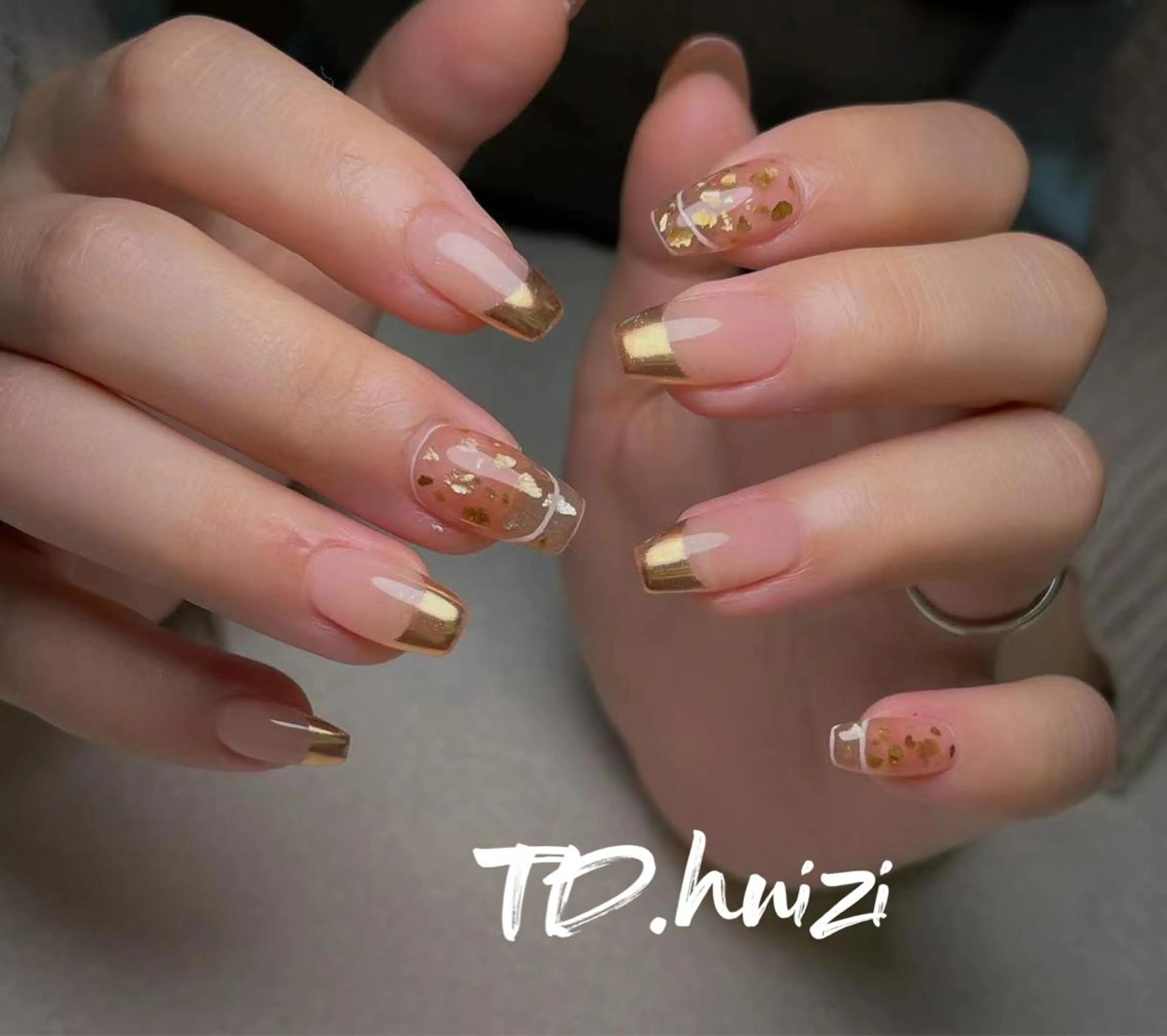 ミディアム めぐみのネイルサロン スタッフ練習のネイルデザイン