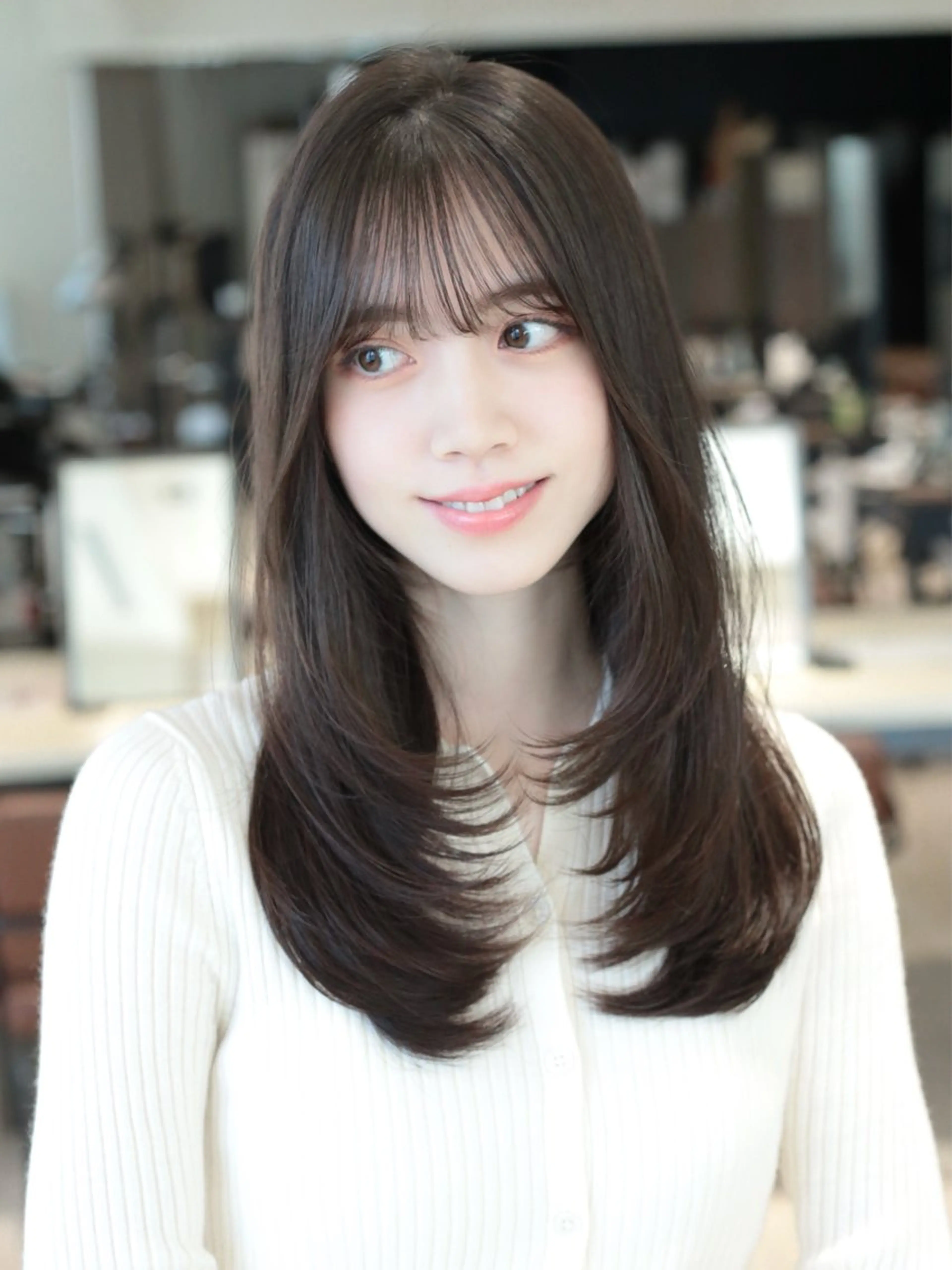 セミロング カラー レイヤーカット カット ヘアカラー トリートメント レイヤー/顔周り /透明感🩶高橋大のヘアスタイル