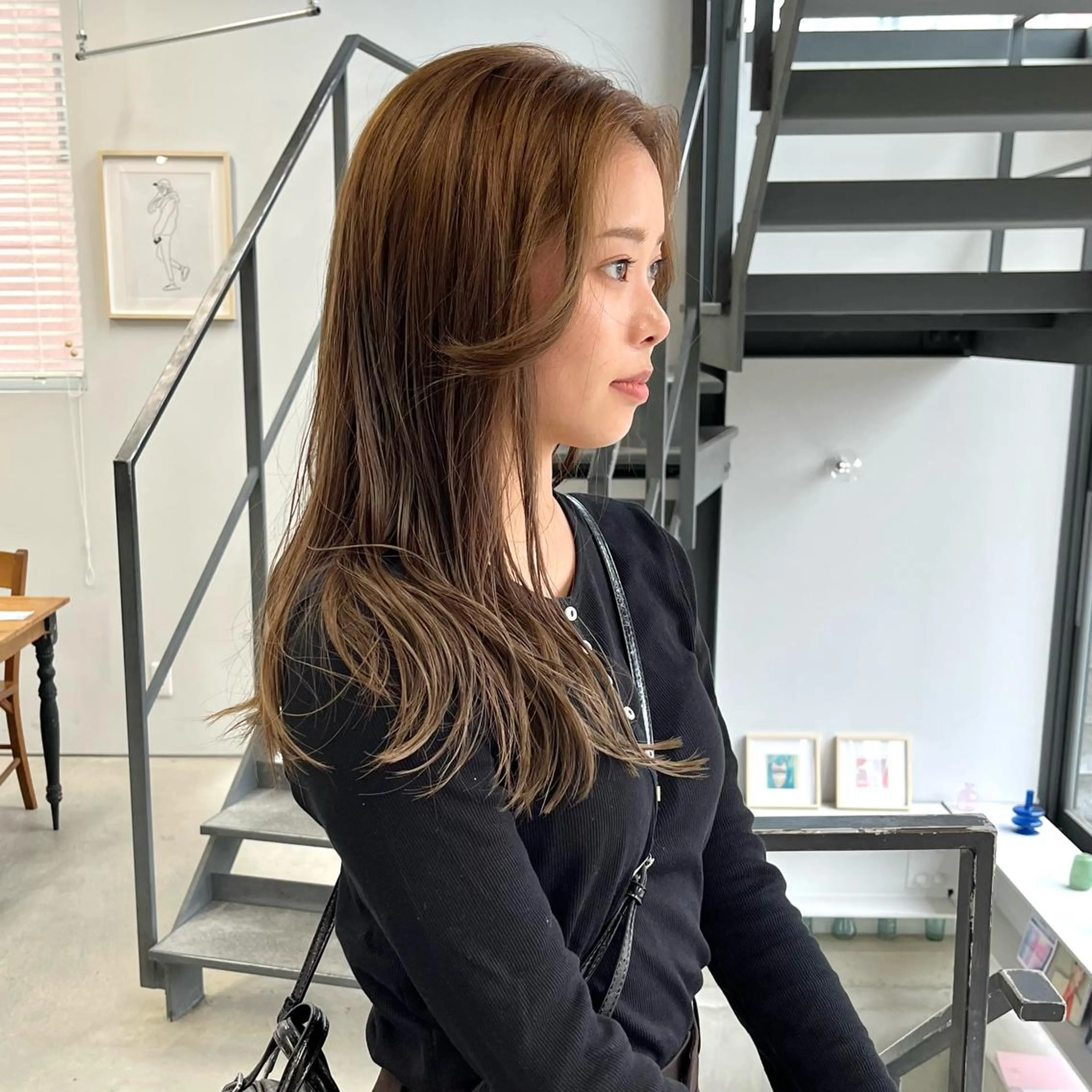 ロング カラー ブリーチ ブラウンカラー ココアブラウン ブリーチなしカラー ロング 山口 モエのヘアスタイル