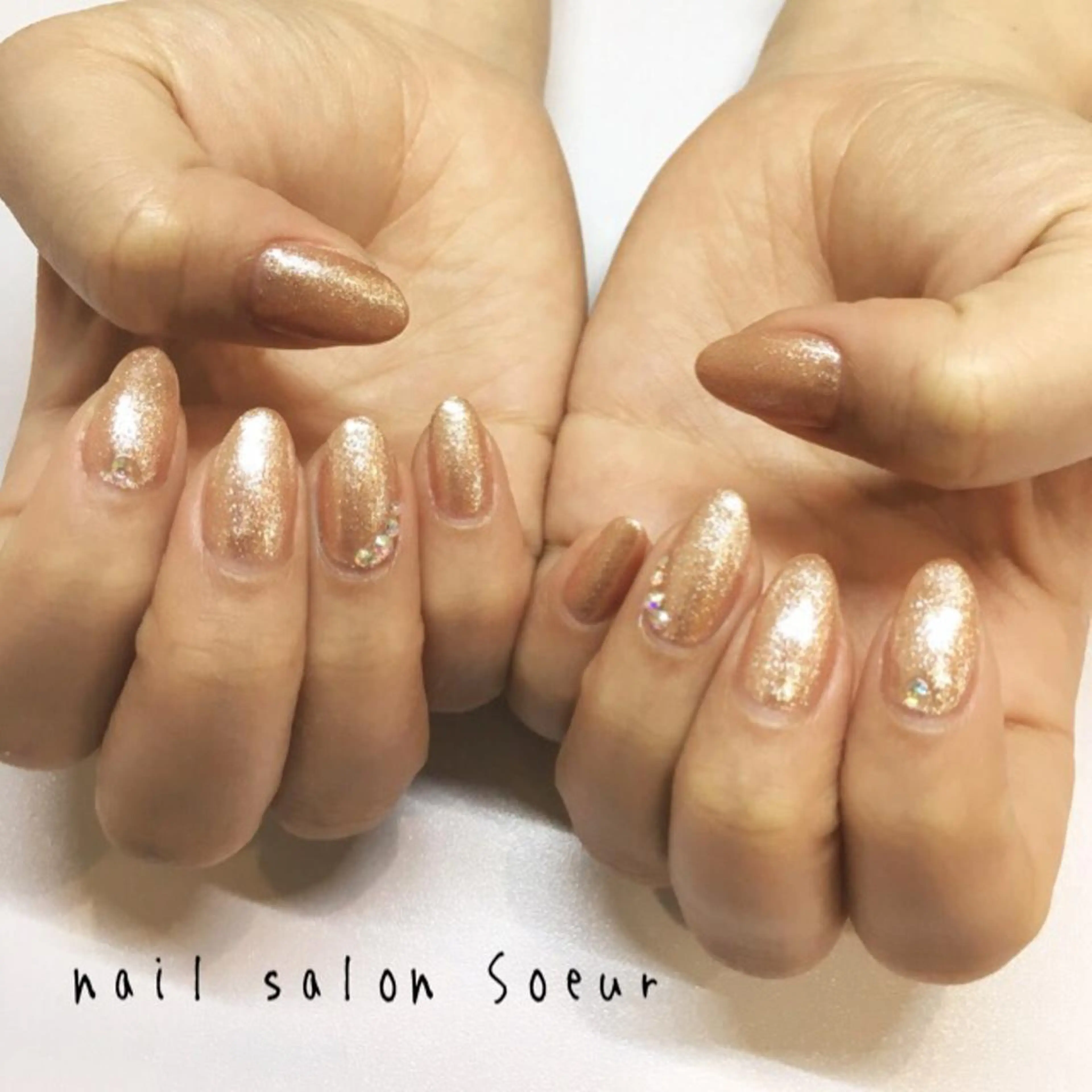ネイル ゴールド ラメ(グリッター) ワンカラーネイル ピンク ストーンネイル nail salon Soeurのネイルデザイン