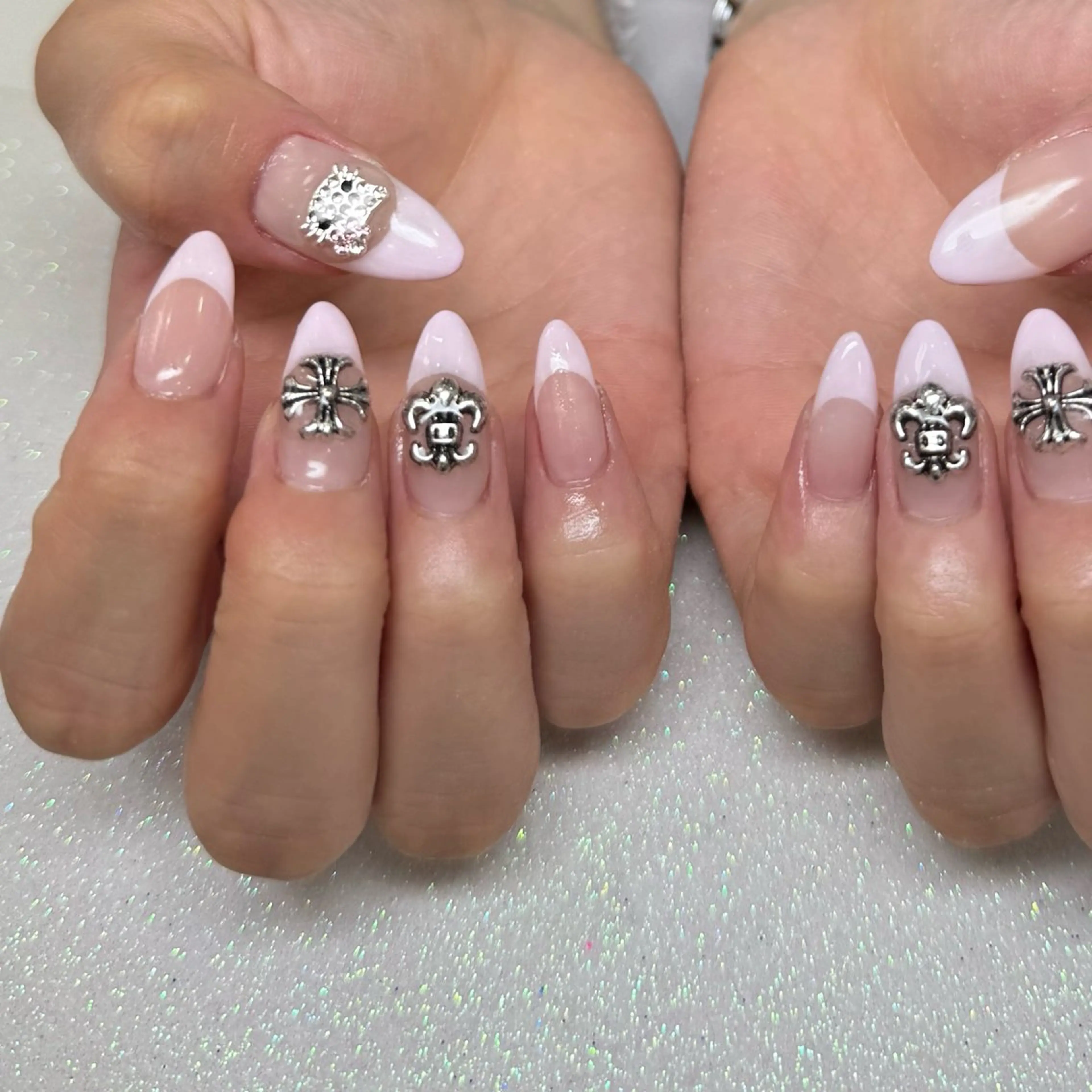 ネイル ハンドネイル VIERU 🌈🎀💖のネイルデザイン