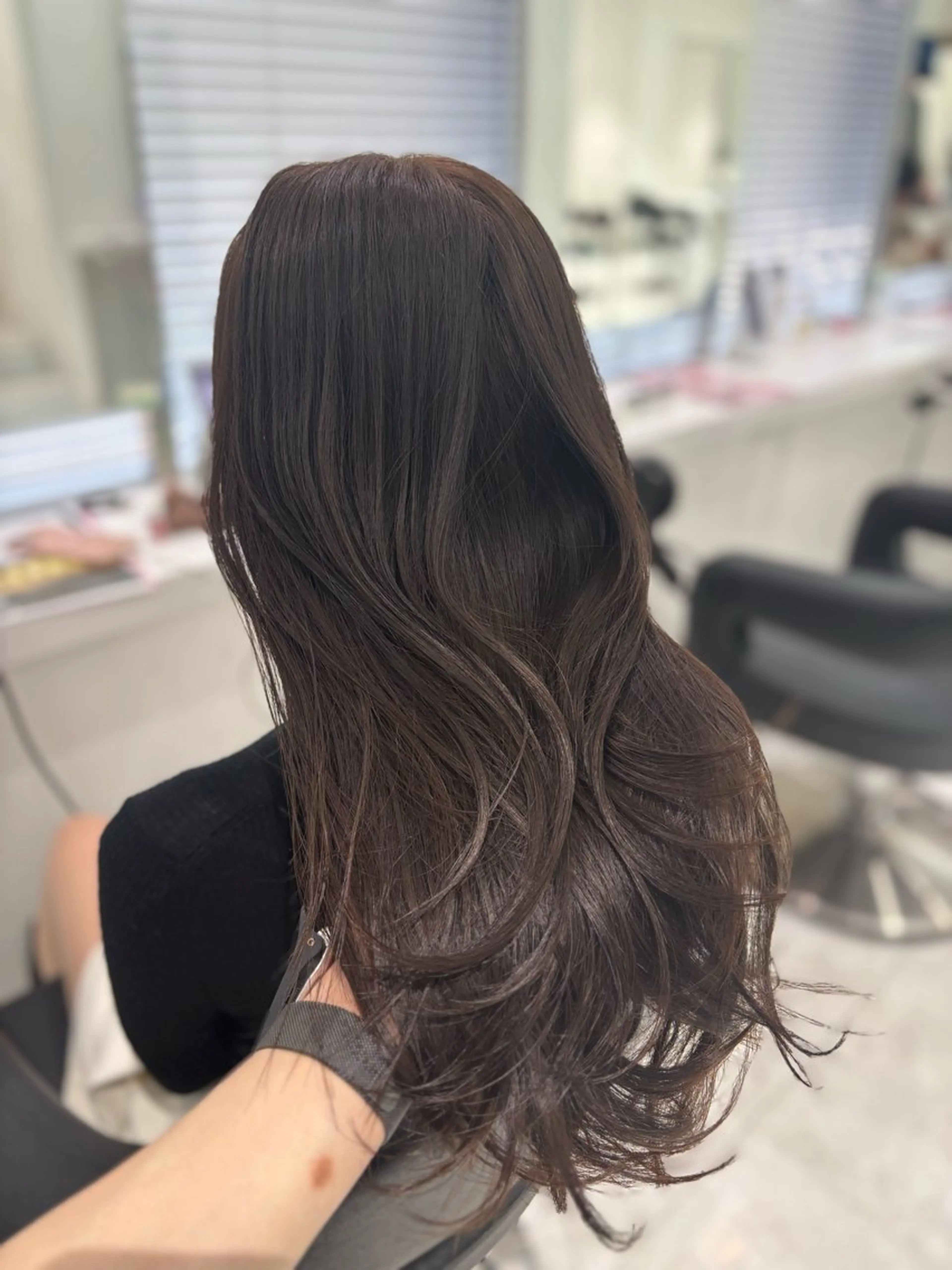 ロング カラー ヘアカラー トリートメント ヘッドスパ ヘアセット 流行りの透明感カラー ×縮毛矯正🤍ユウのヘアスタイル