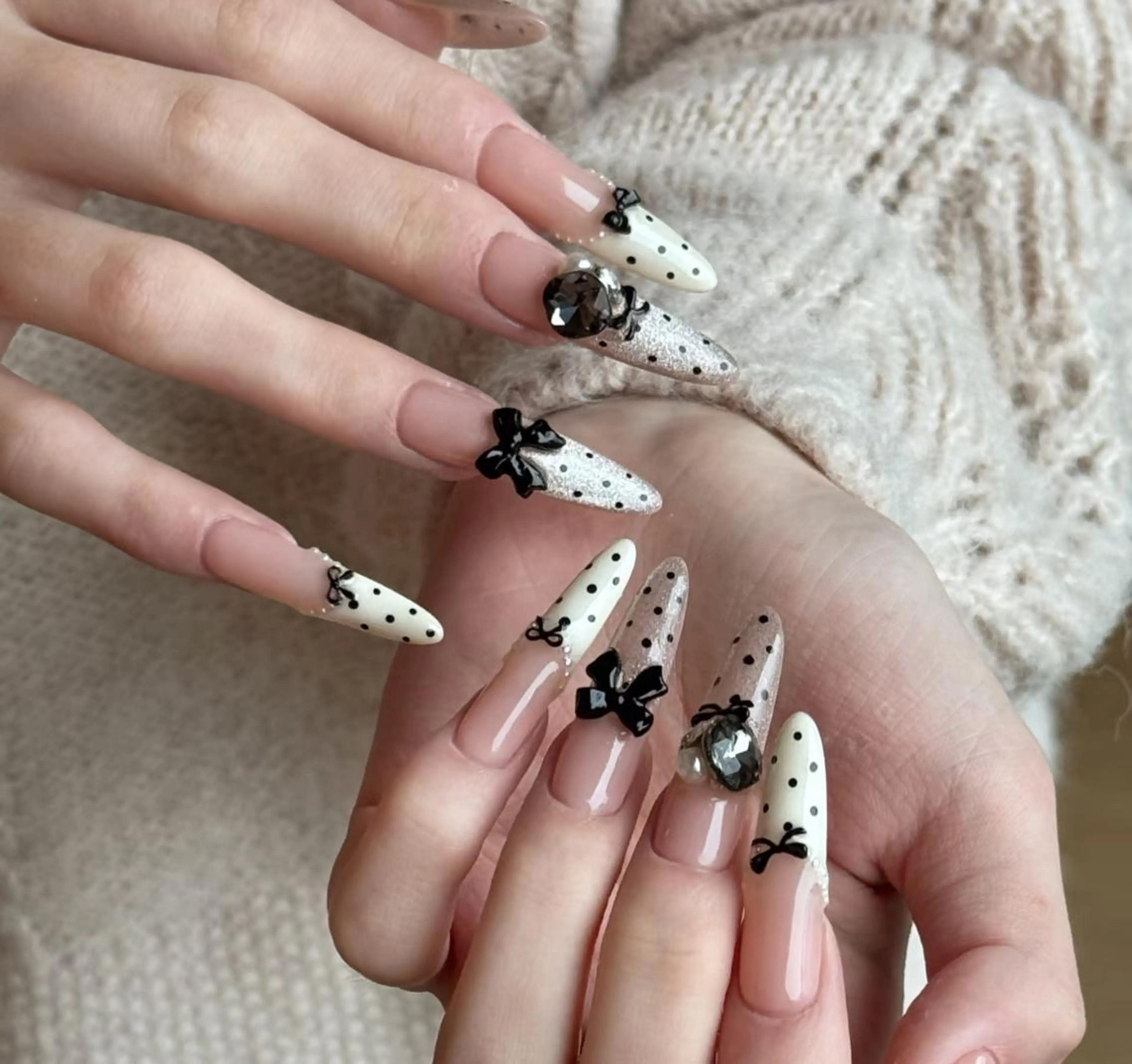 ネイル ハンドネイル 🎀 Ayaka_nailのネイルデザイン