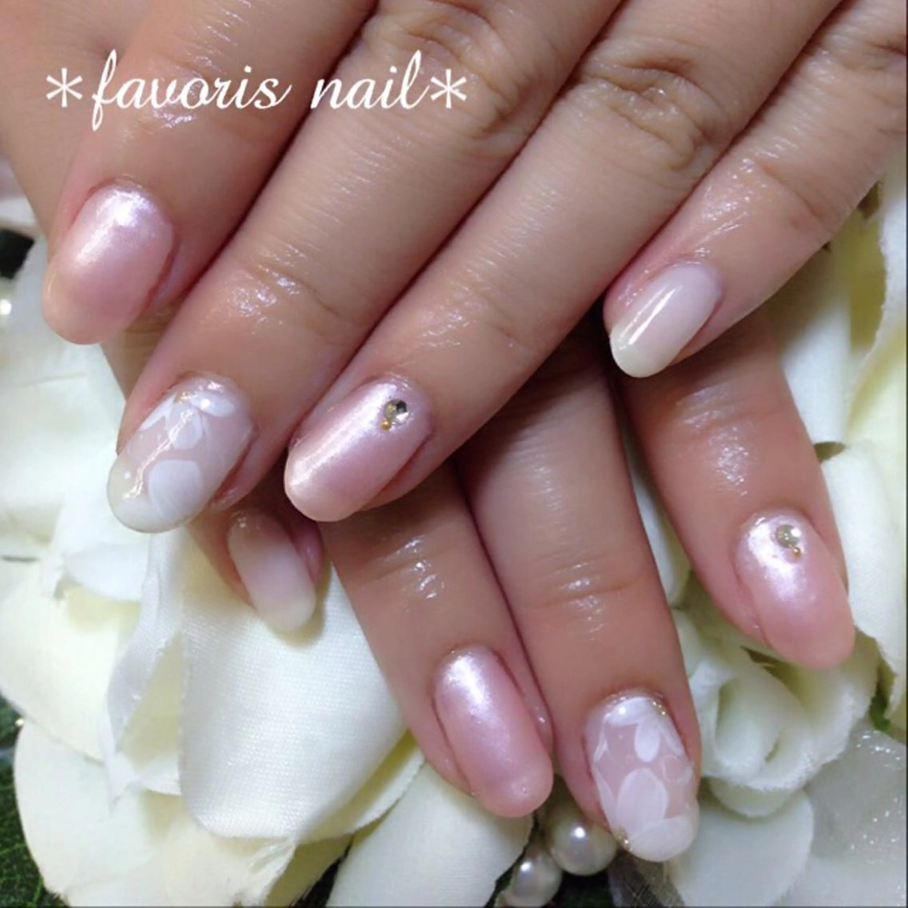 ネイル ストーンネイル favoris nail🌼のネイルデザイン