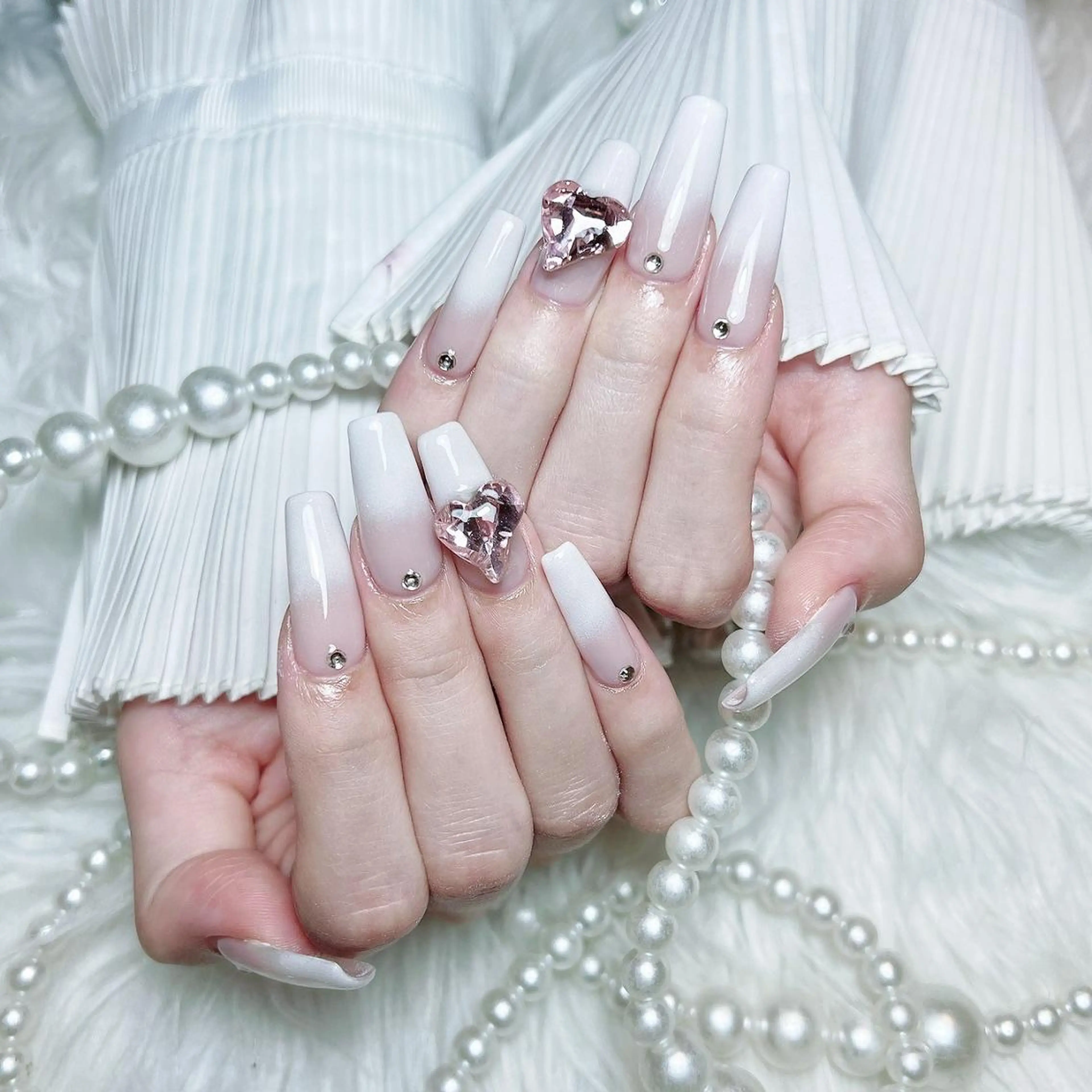 自爪🎀ベイビーブーマー(ベース色付きのグラデーション）オフありの写真