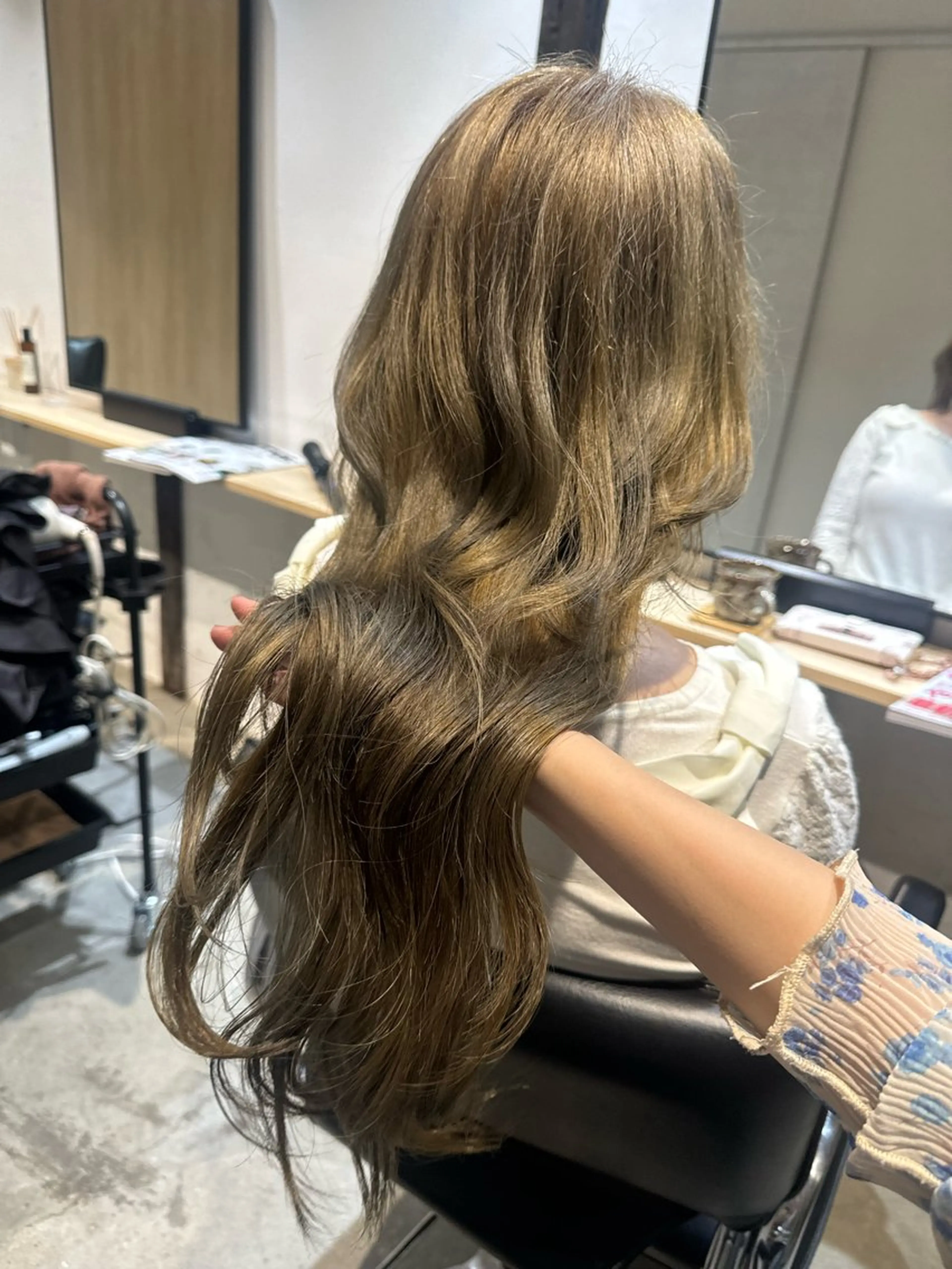 ロング ヘアカラー 艶カラー 🩵NATSUKIのヘアスタイル