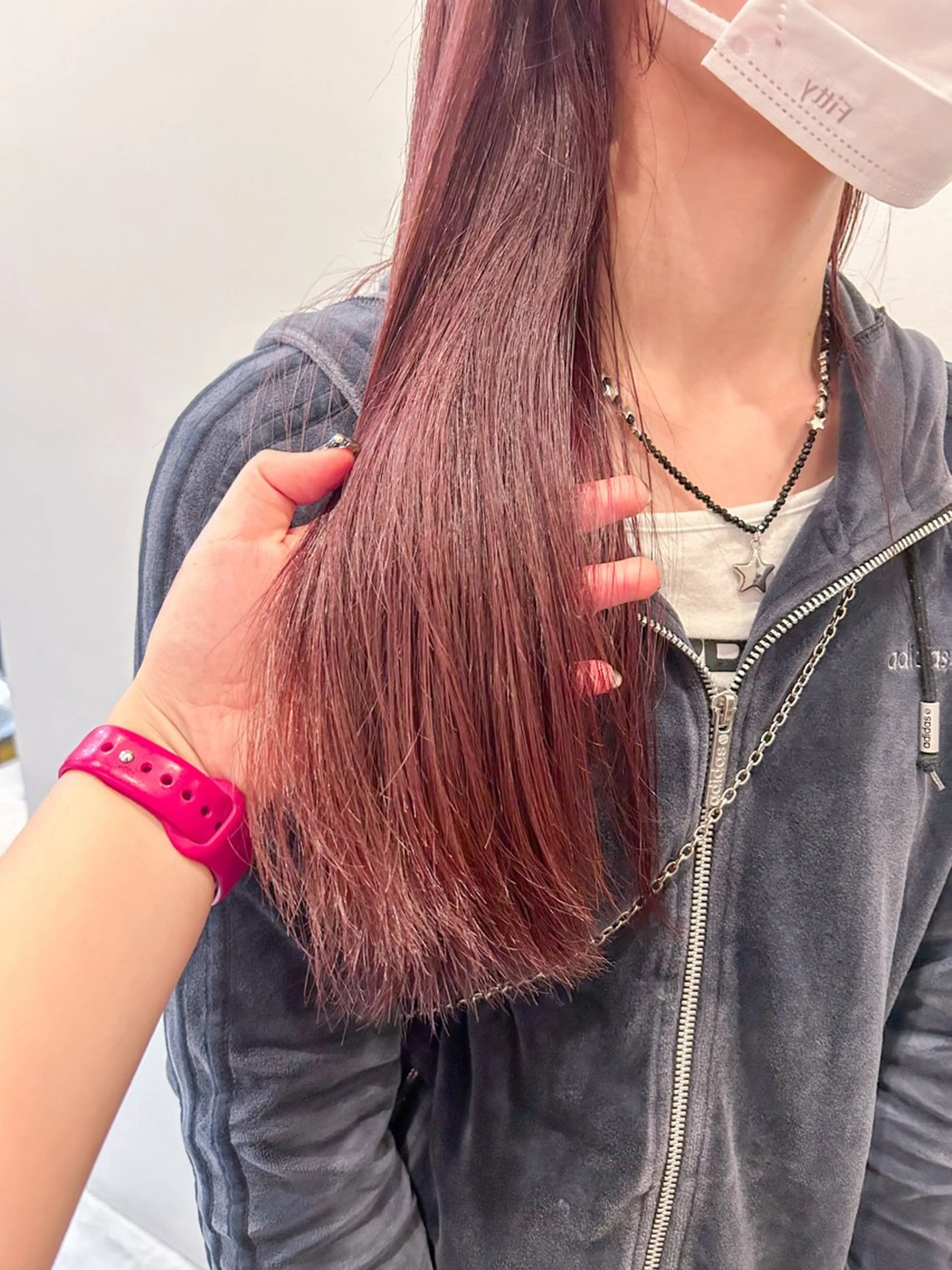 ロング カラー メイ🩰透明感カラー レイヤーカットのヘアスタイル