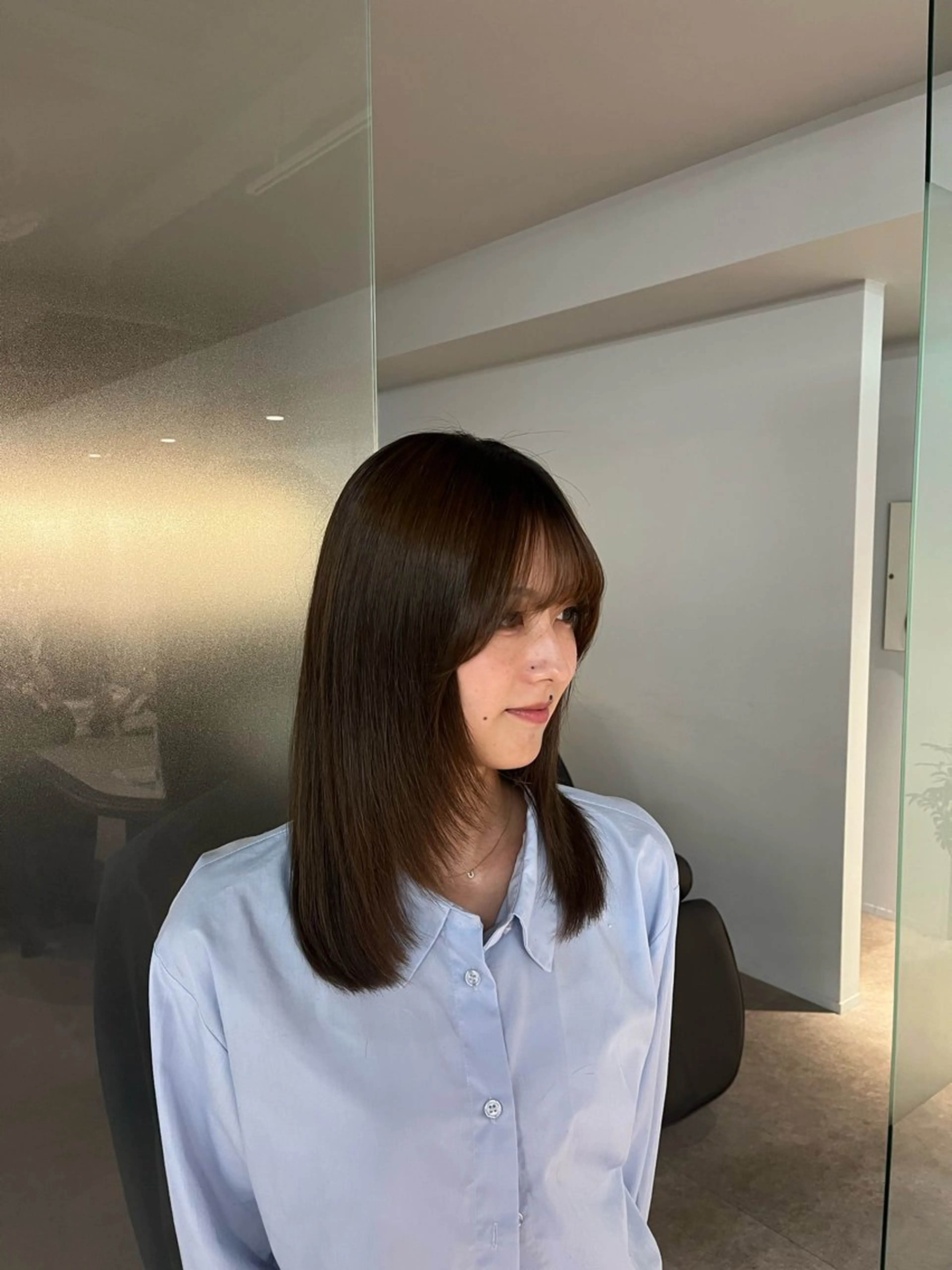 ミディアム レイヤーカット FILMS hotchiのヘアスタイル