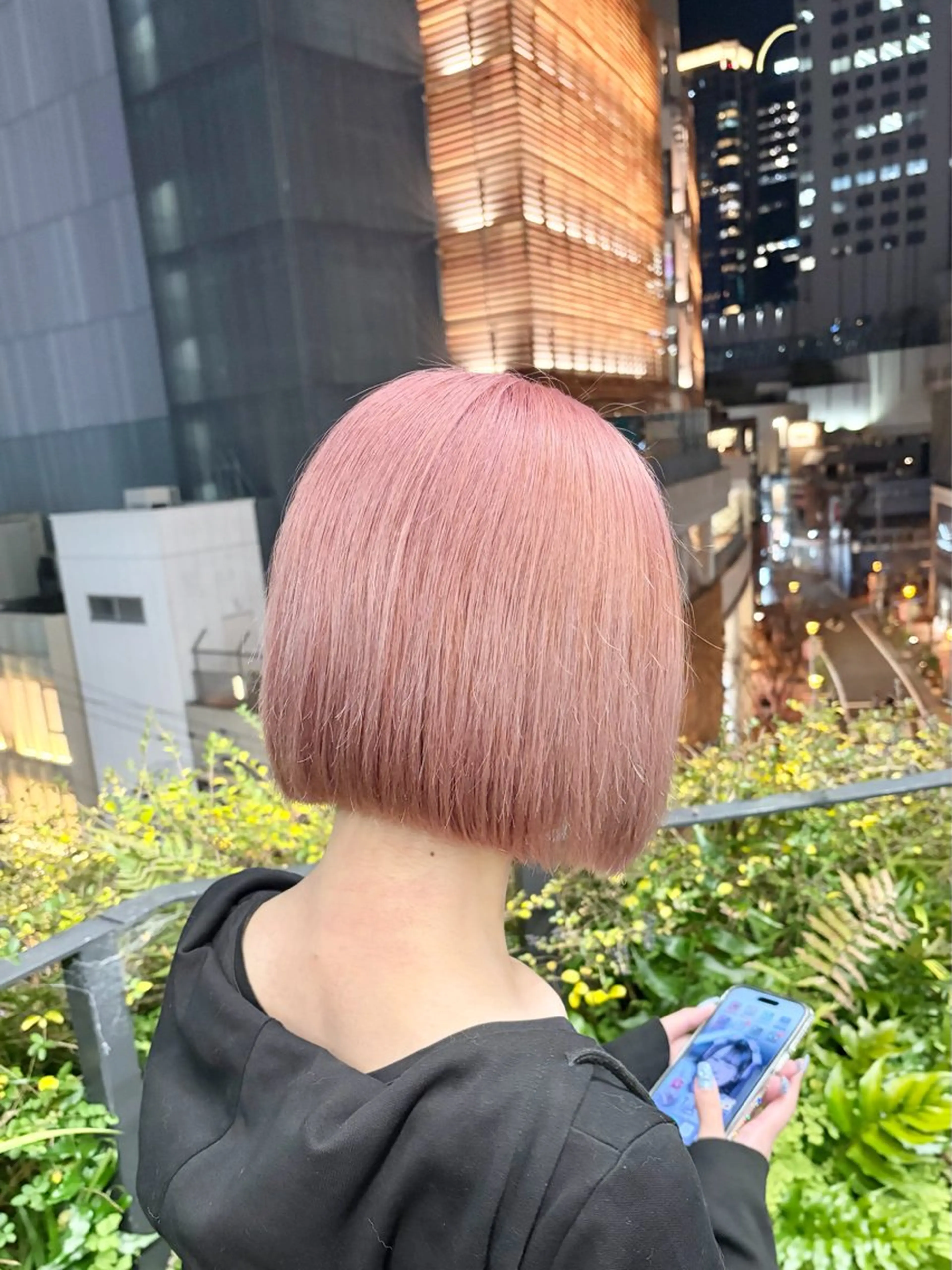 ミディアム ボブ ヘアカラー 柔らかいハイトーン/ kizunaのヘアスタイル