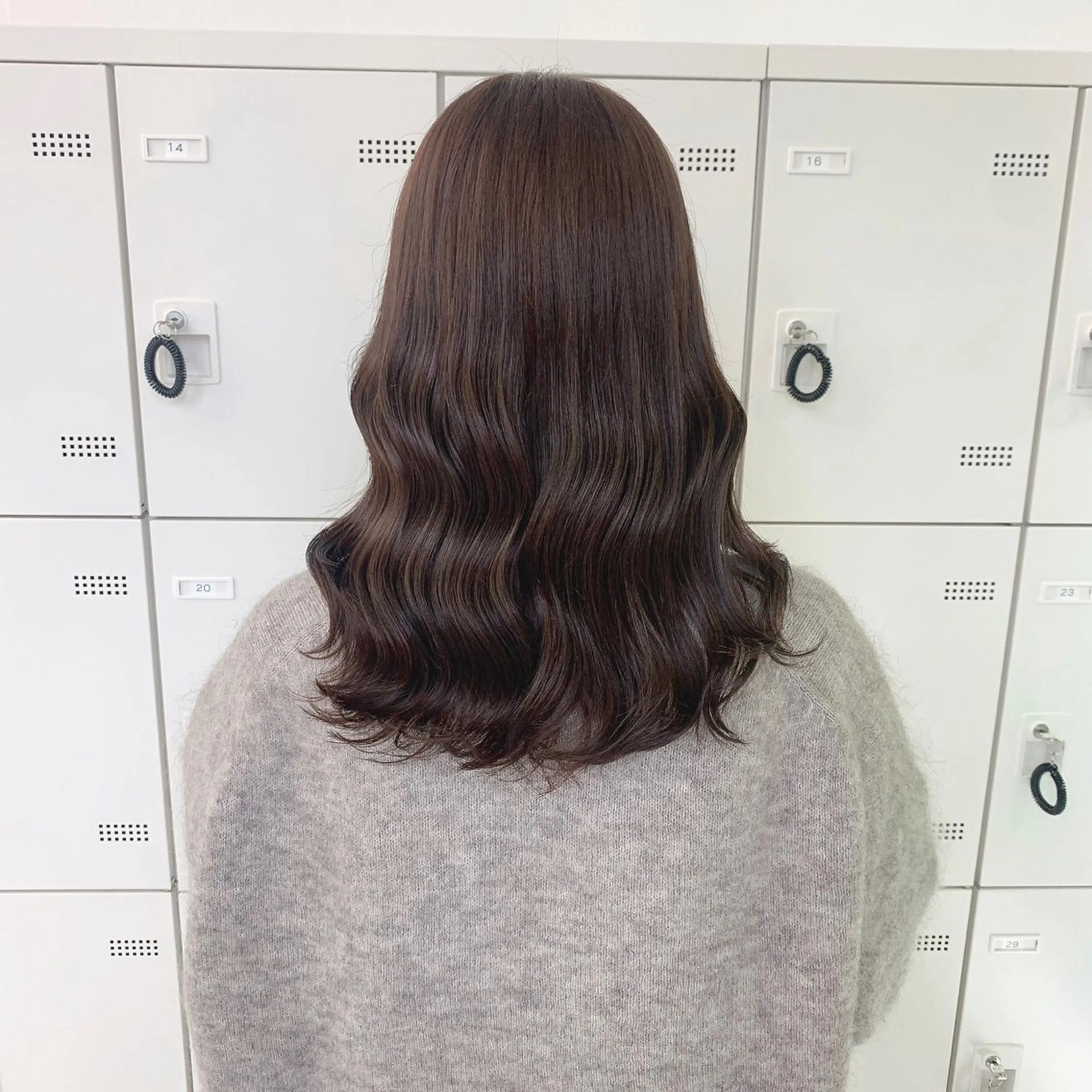 セミロング カラー ヘアアレンジ 🫧 THEATER 【公式】🫧天神🫧のヘアスタイル