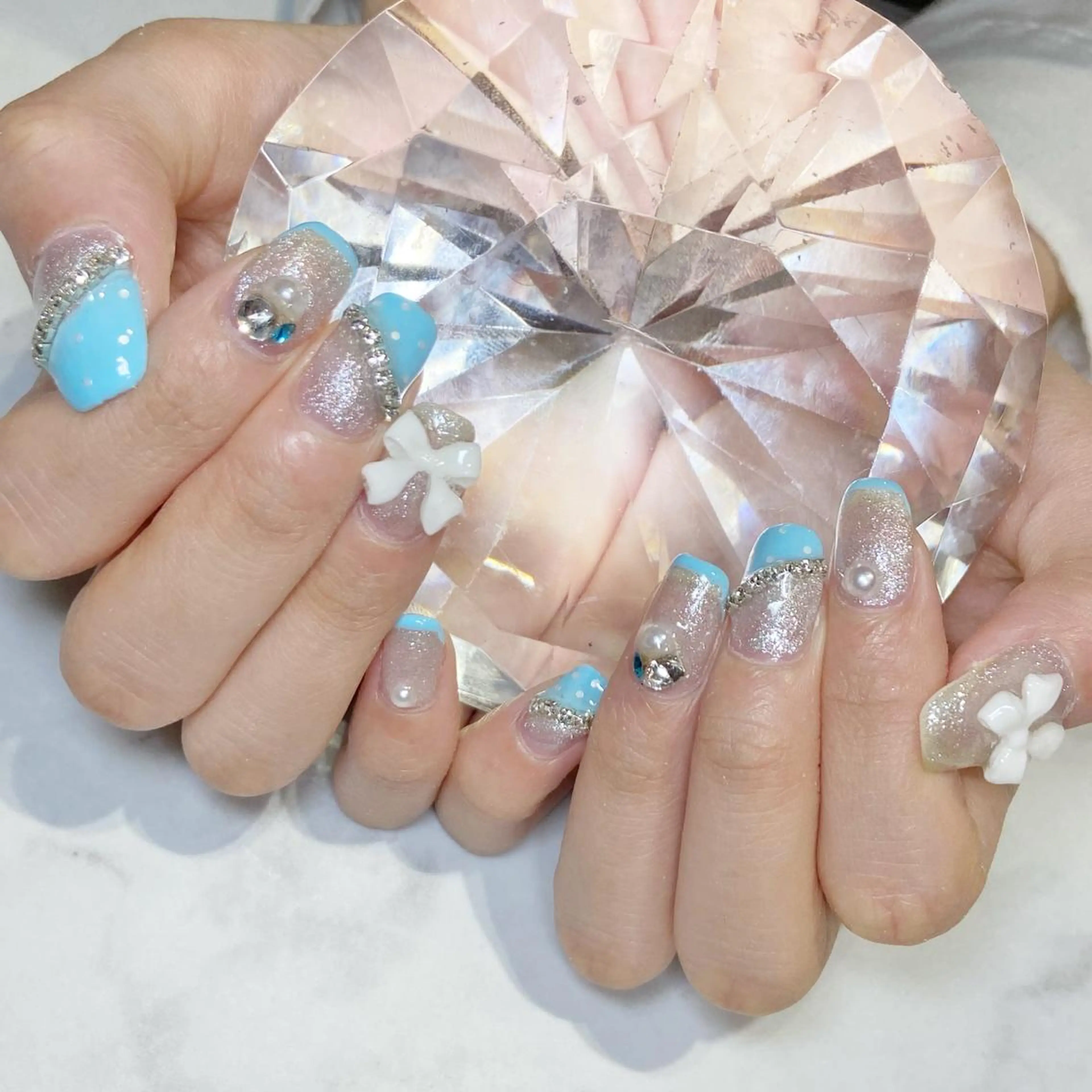 ネイル ジェルネイル YUN 💅のネイルデザイン