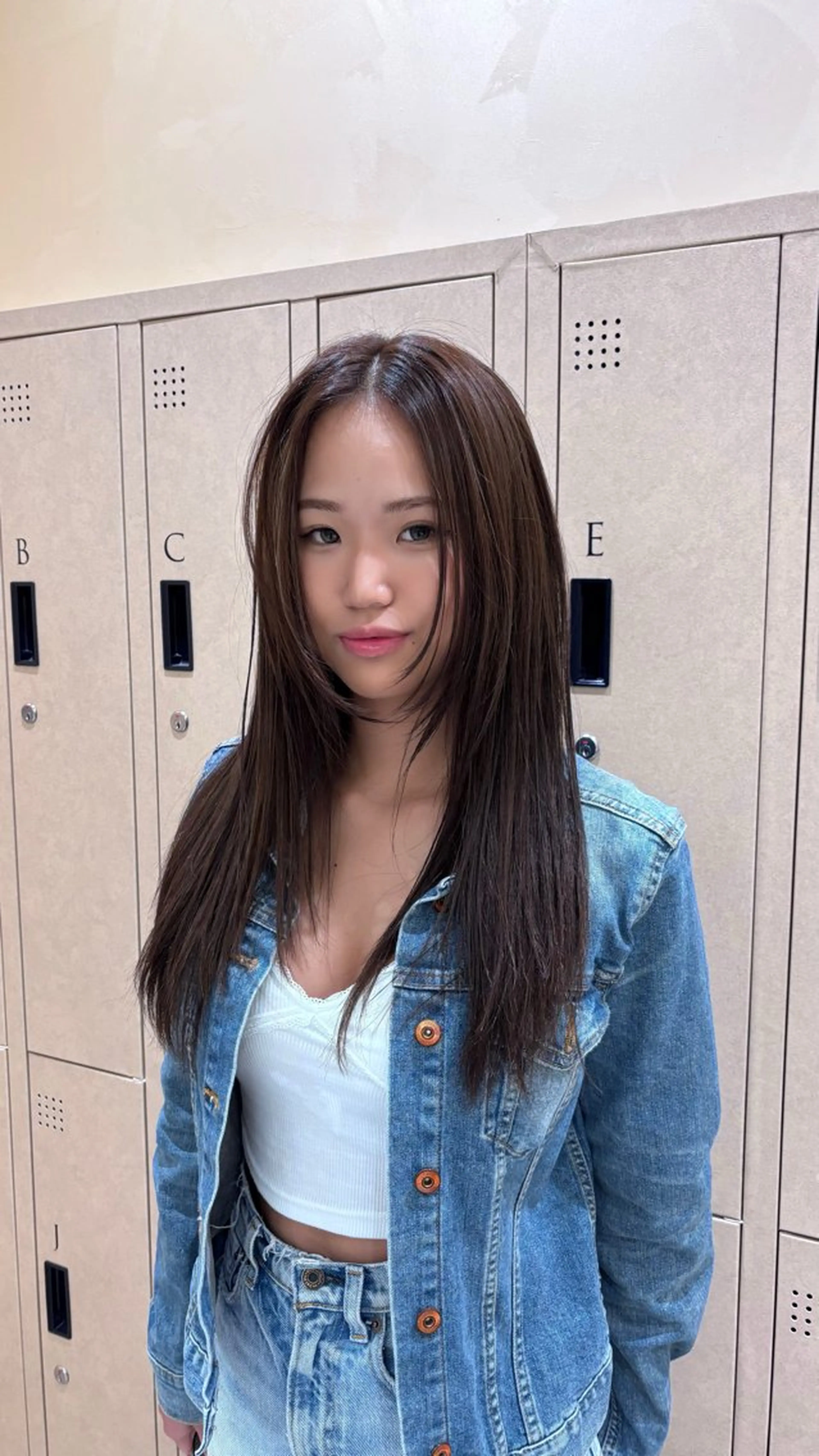 セミロング カラー ブラウンカラー オリーブブラウン カット トリートメント ヘアセット ハイトーンカラー🫧 🥣KYOKAのヘアスタイル