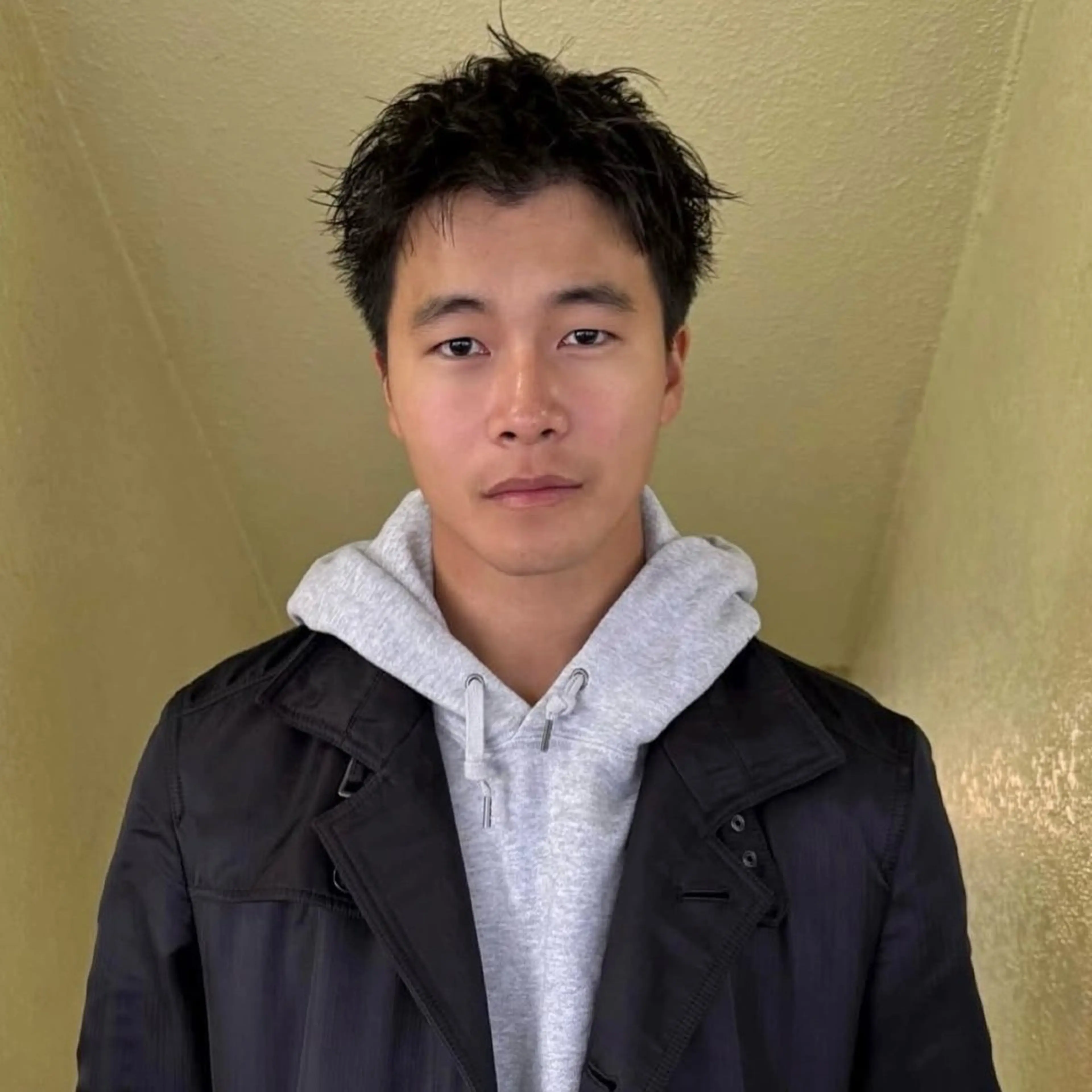 ショート パーマ メンズ センターパート ダウンパーマ フェザーパーマ メンズパーマ ニュアンスパーマ カット センターパート 田形清流のヘアスタイル