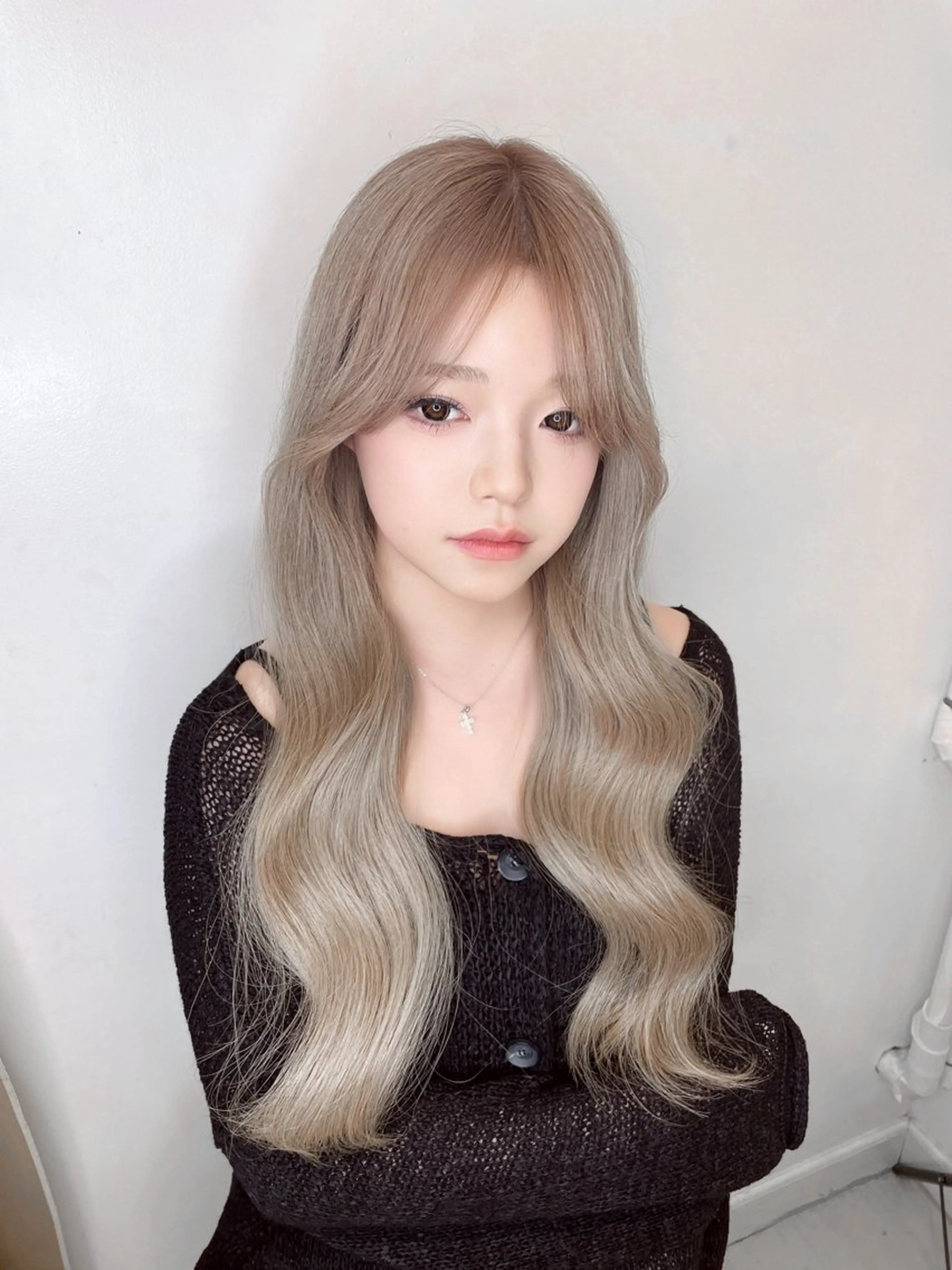 ロング カラー ベージュカラー ブリーチ ミルクティーベージュ ホワイトミルクティーベージュ 🦋韓国hair🦋 エクステ店長sakiのヘアスタイル