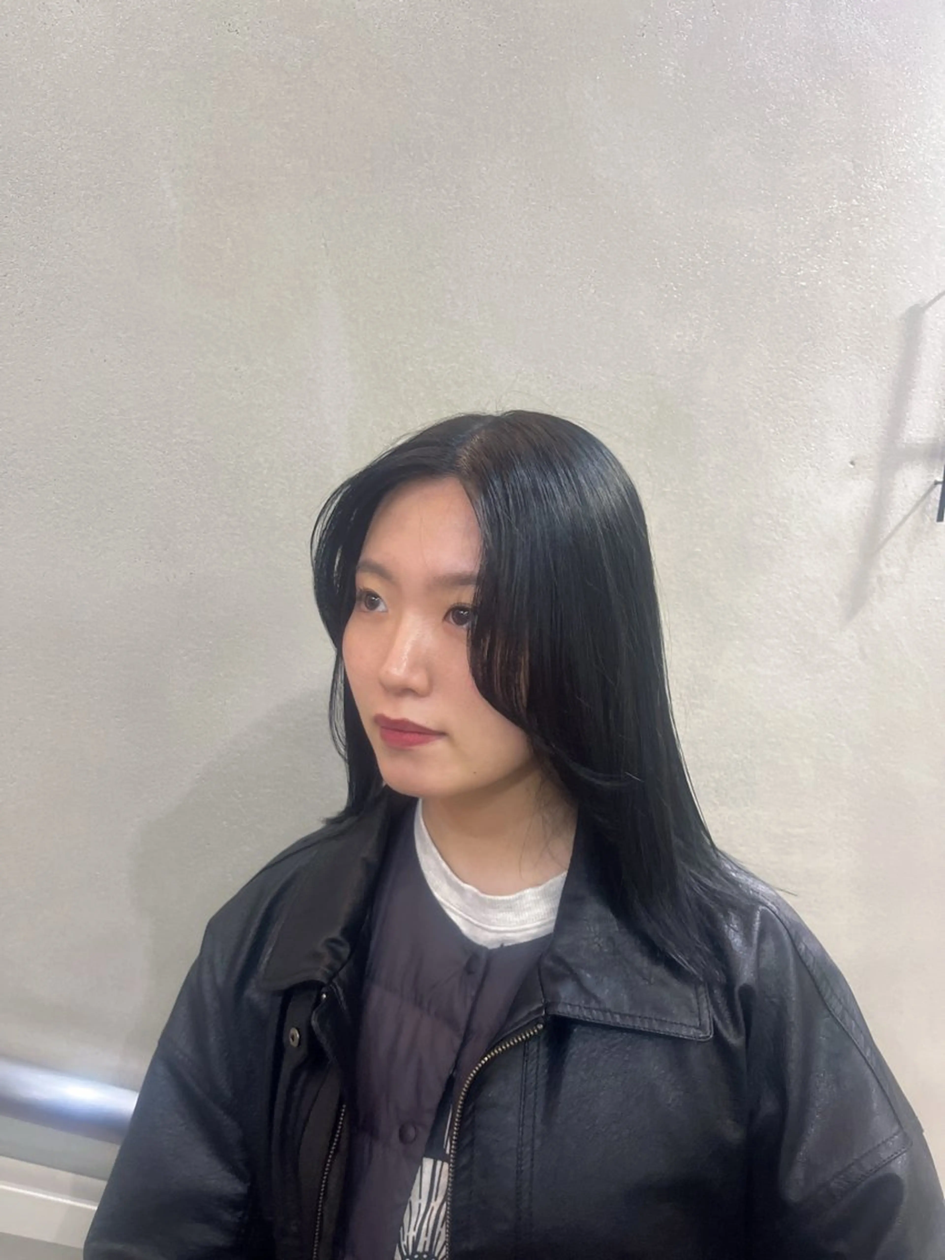 ロング カラー 透明感カラー ダークグレー カラーモデル募集中／ aikoのヘアスタイル