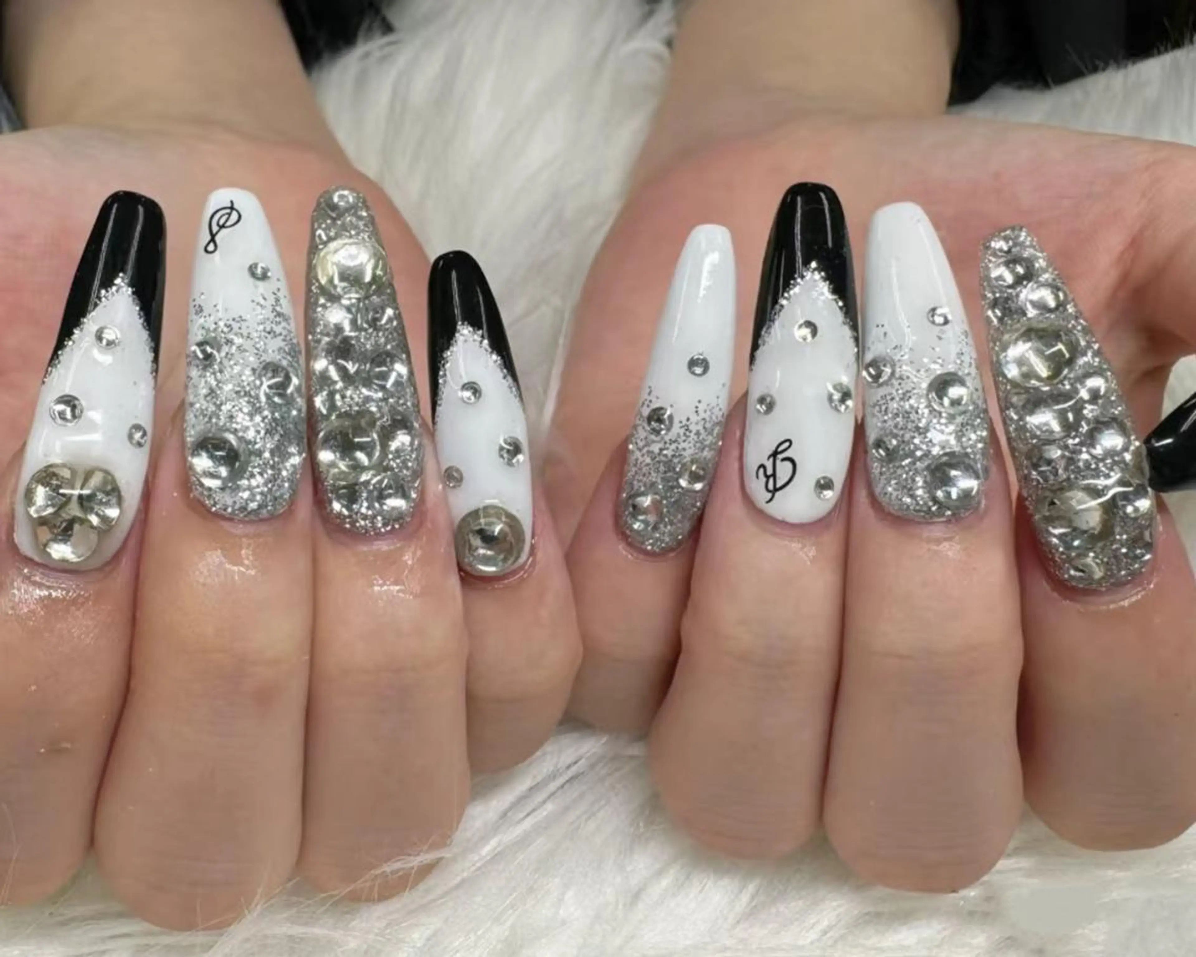 ネイル Chiara 長さ出し/フィルインのネイルデザイン
