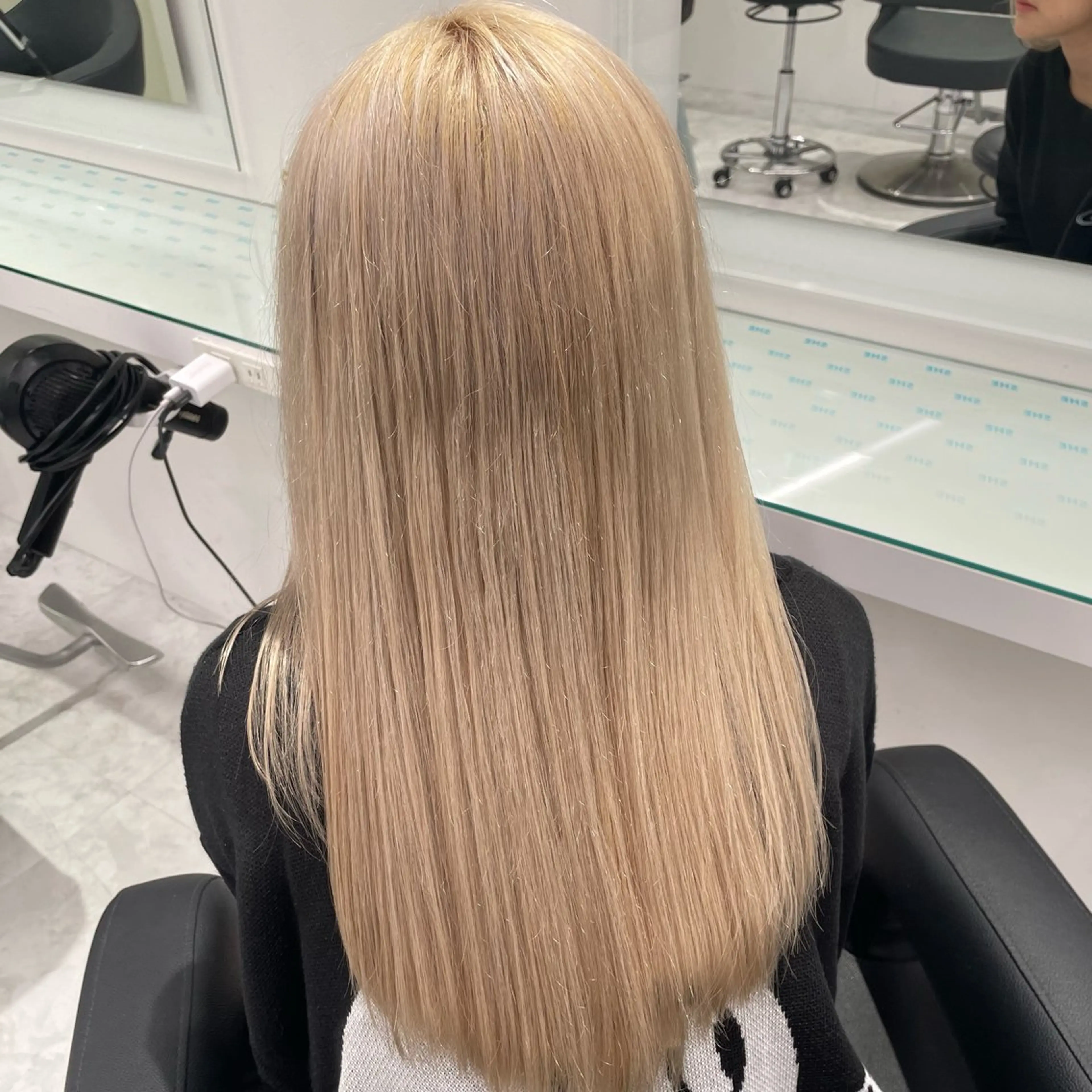 ロング カラー ヘアアレンジ ヘアカラー トリートメント ヘッドスパ ヘアセット ハイトーン艶カラー 🤍ゆうひのヘアスタイル