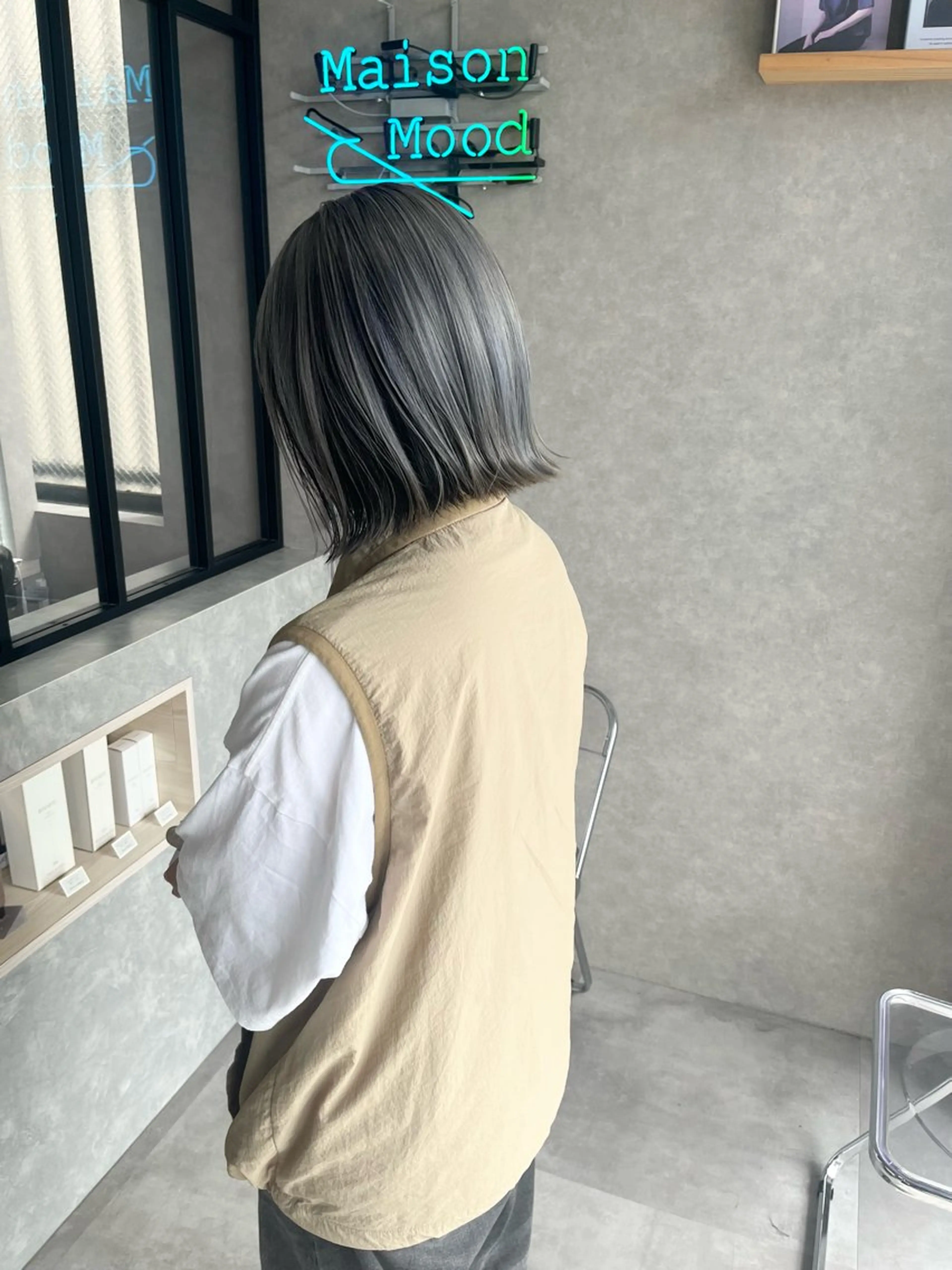 ミディアム カラー アッシュ ベージュカラー ブリーチ デザインカラー イヤリングカラー 長谷川 湧のヘアスタイル