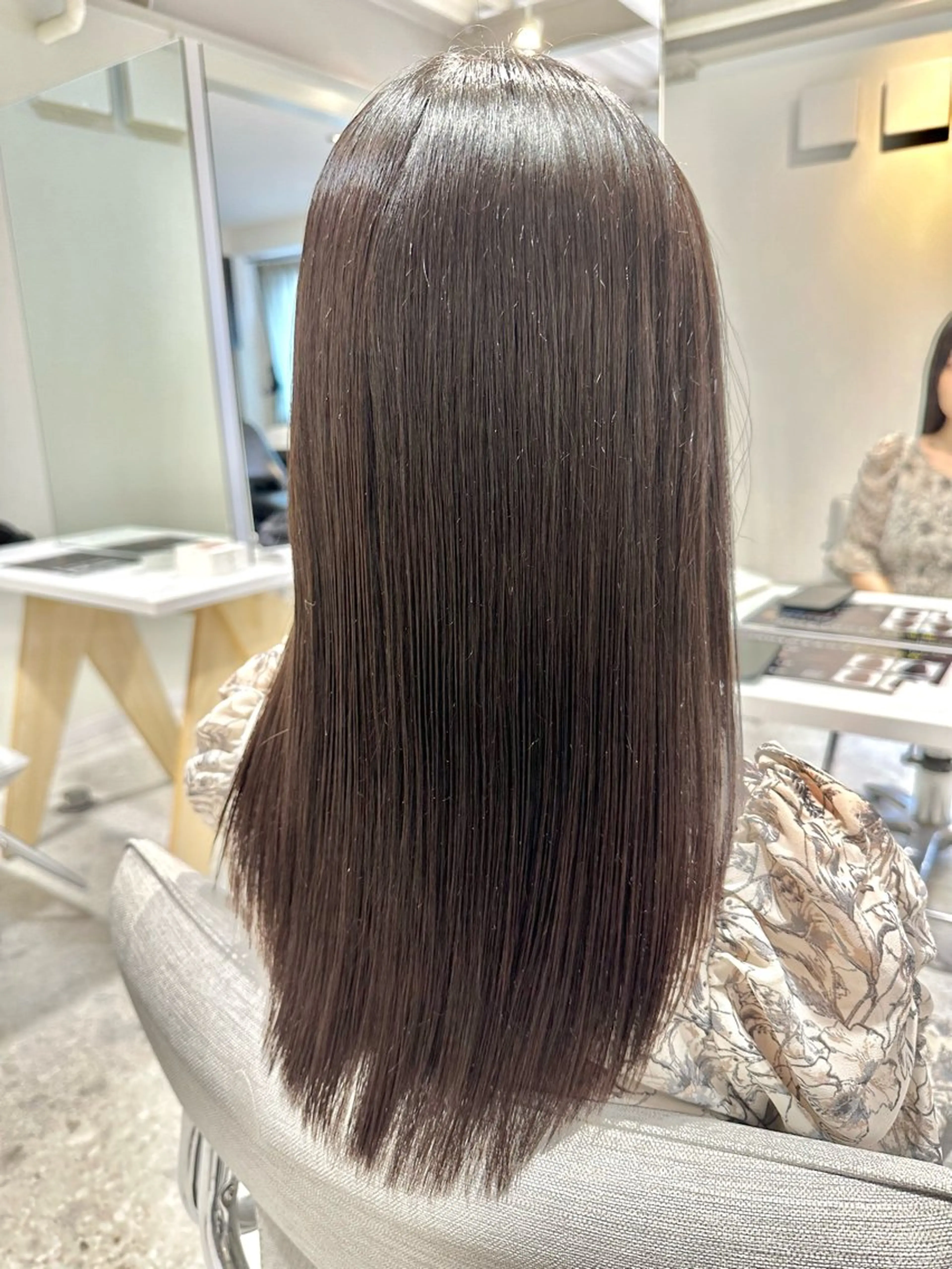 セミロング カラー 透明感カラー 髪質改善 酸性ストレート 縮毛矯正 トリートメント 美髪・髪質改善 有田怜平のヘアスタイル