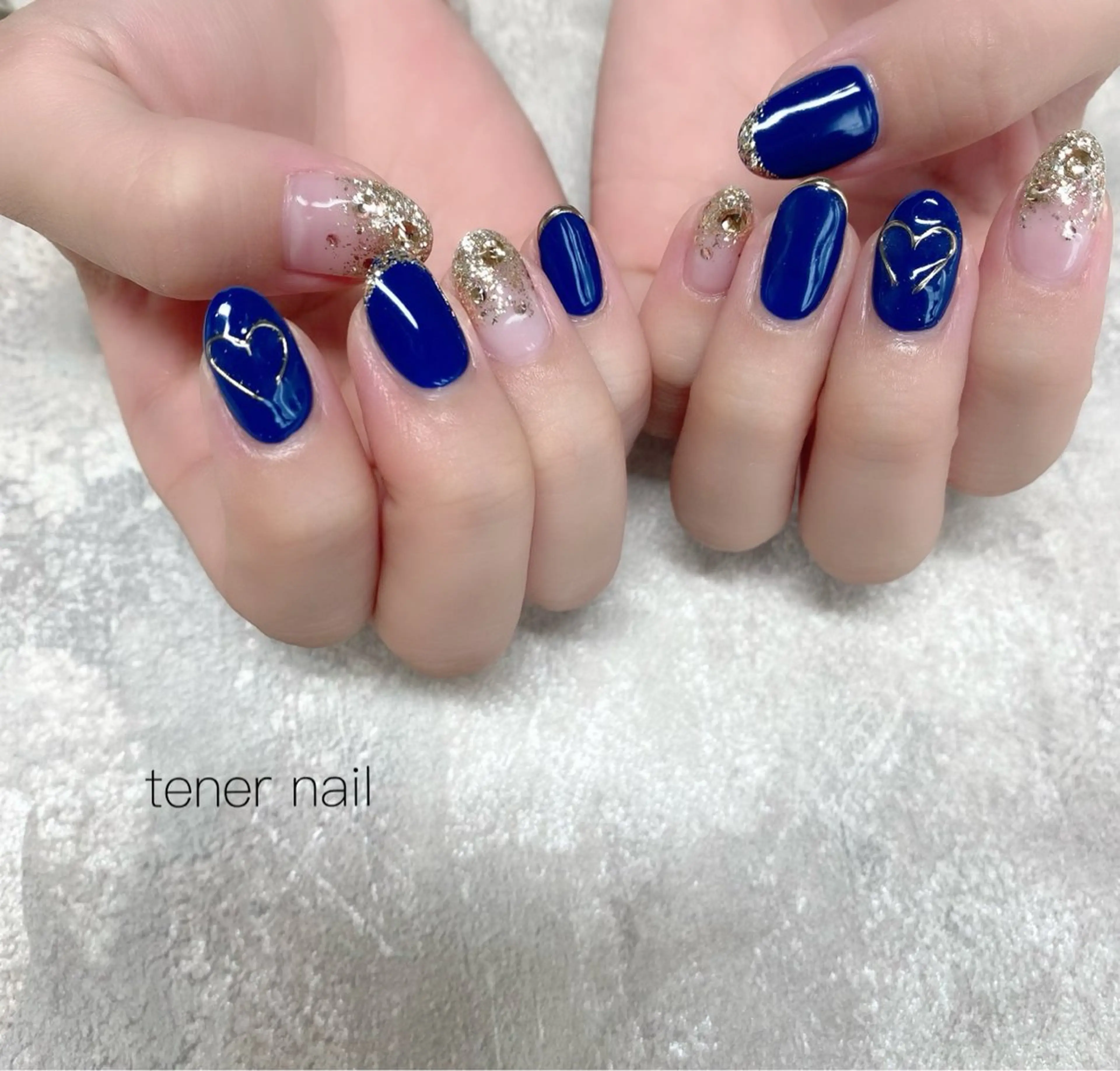 ネイル ゴールド キラキラネイル ネイビー ハンドネイル テネルネイル tener nailのネイルデザイン