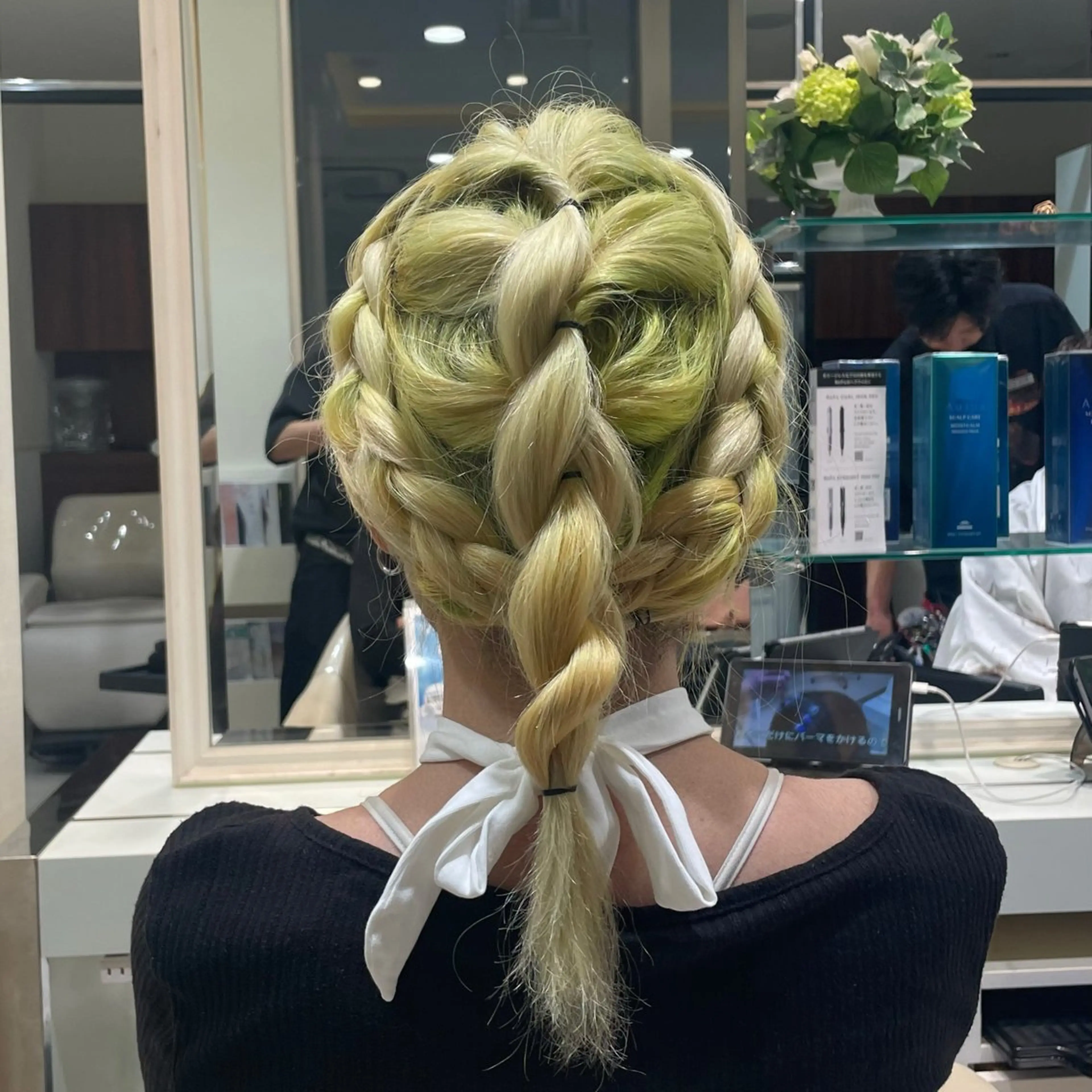 💟ポイント推しカラー💟【前髪カット＋ワンポイントブリーチ＋オンカラー＋3step】の写真