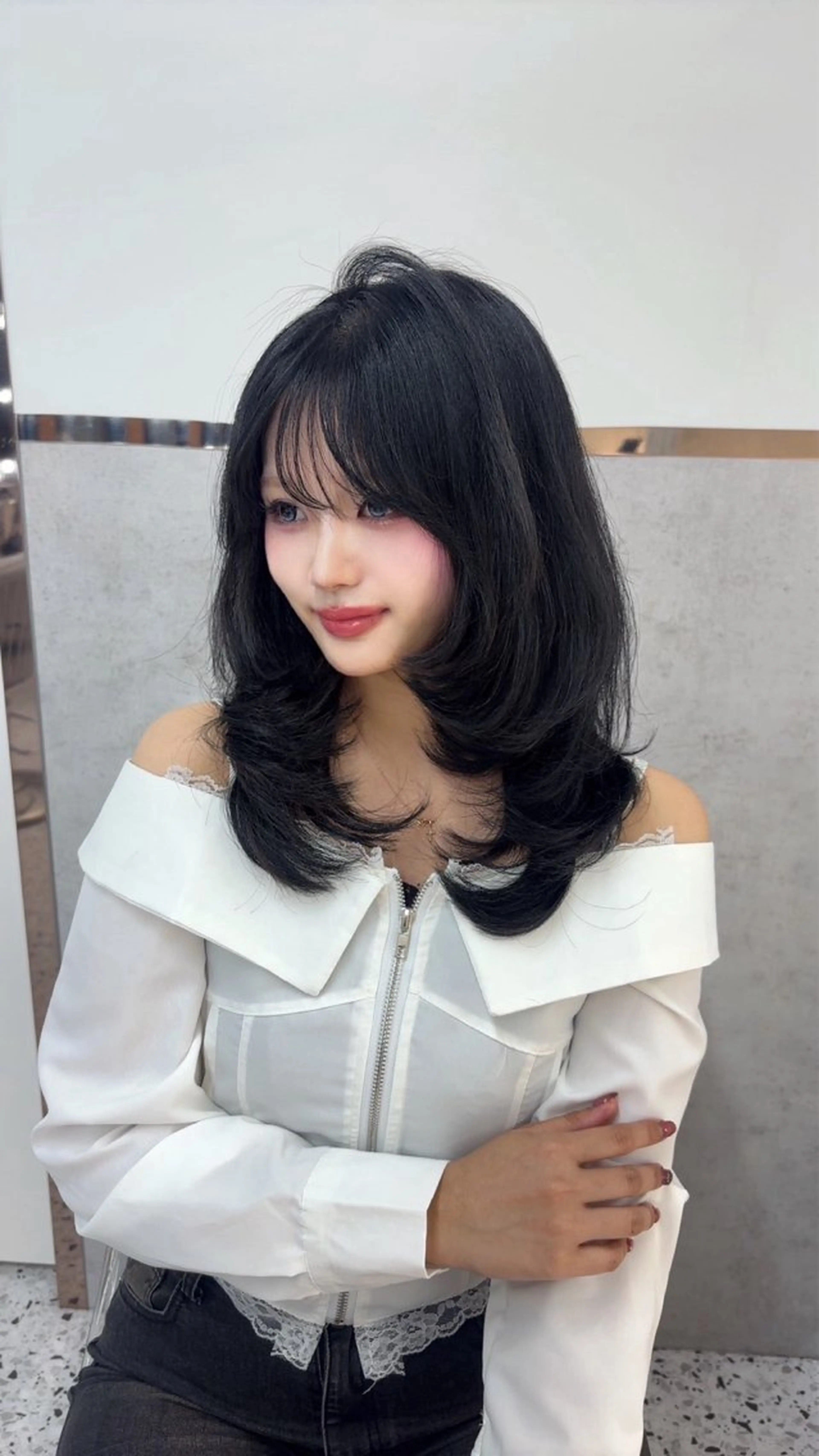 セミロング カラー ヘアカラー 🤍韓国ワンホンヘア ayaha🤍のヘアスタイル