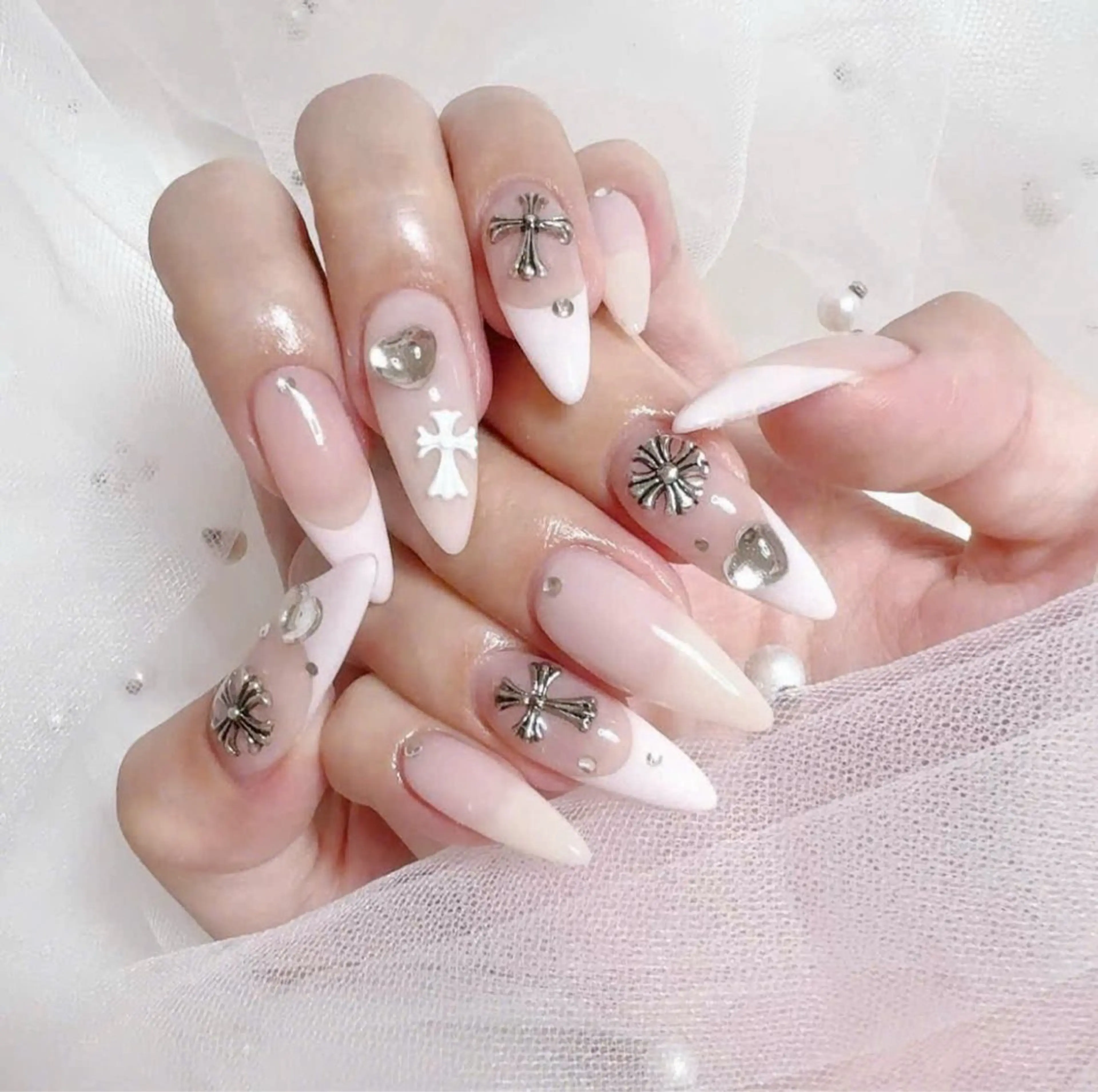 ネイル Lyna 池袋のネイルデザイン