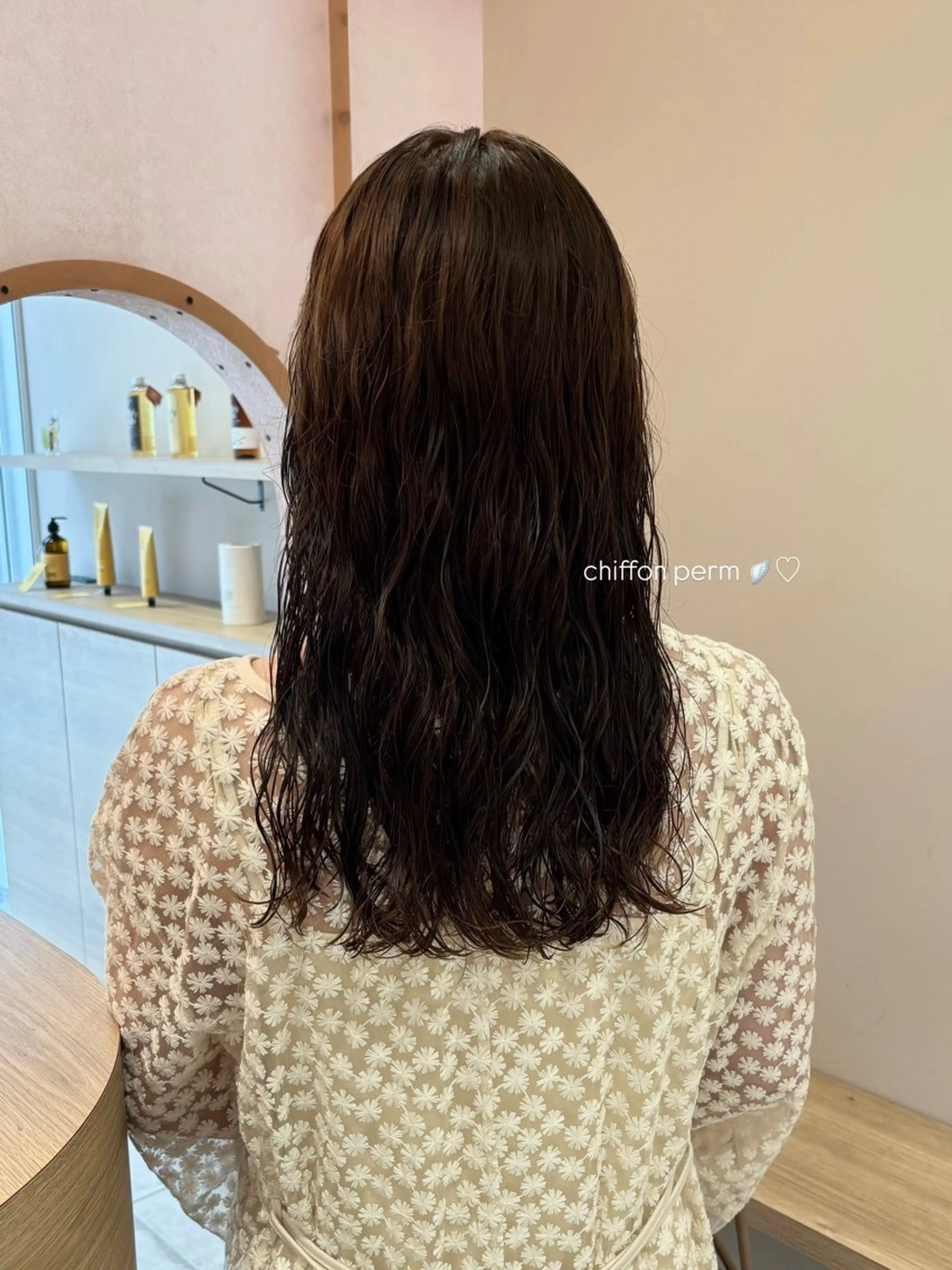 ミディアム パーマ 谷川 優奈のヘアスタイル