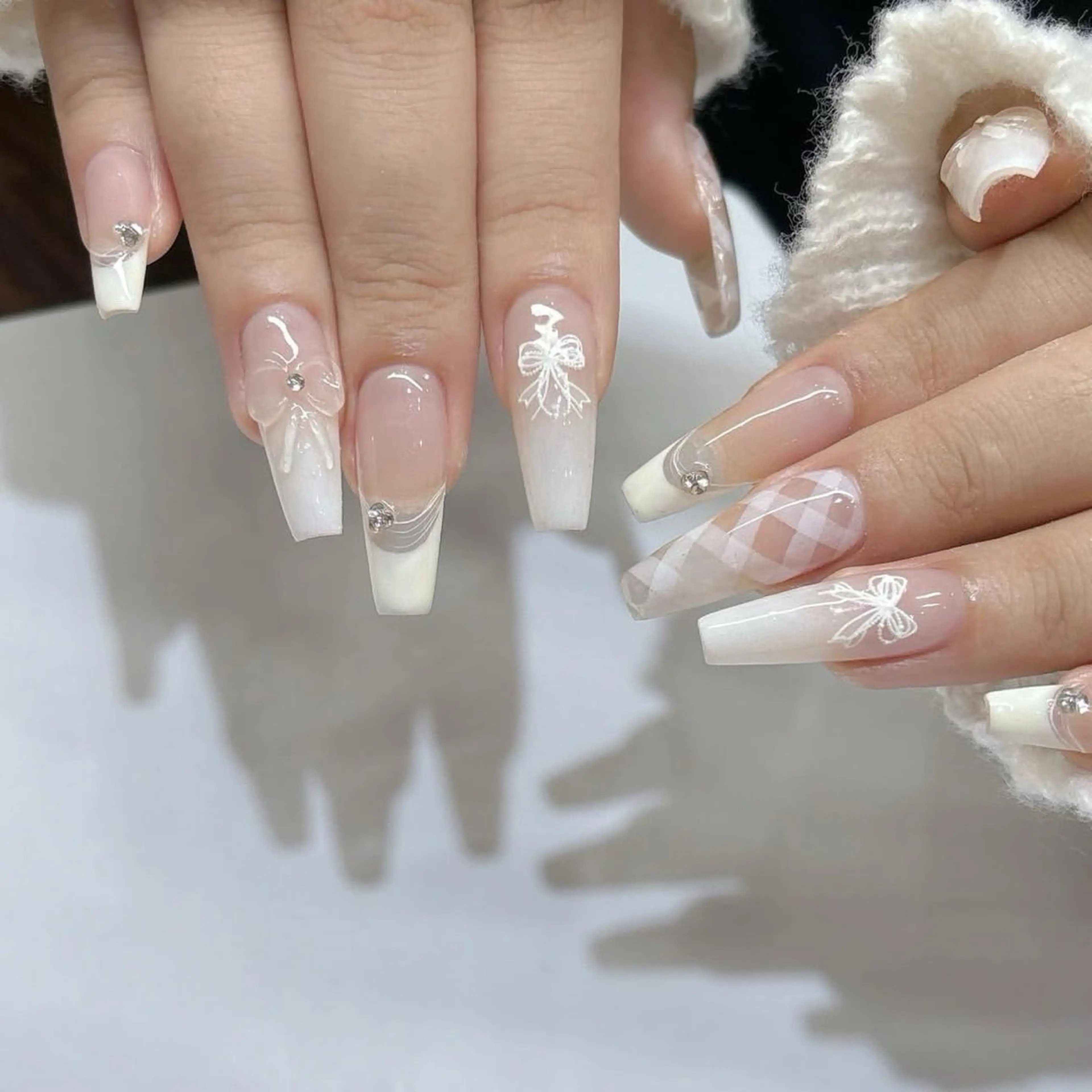 ネイル チークネイル フレンチネイル グラデーション キラキラネイル 韓国ネイル Minette nailHuongのネイルデザイン
