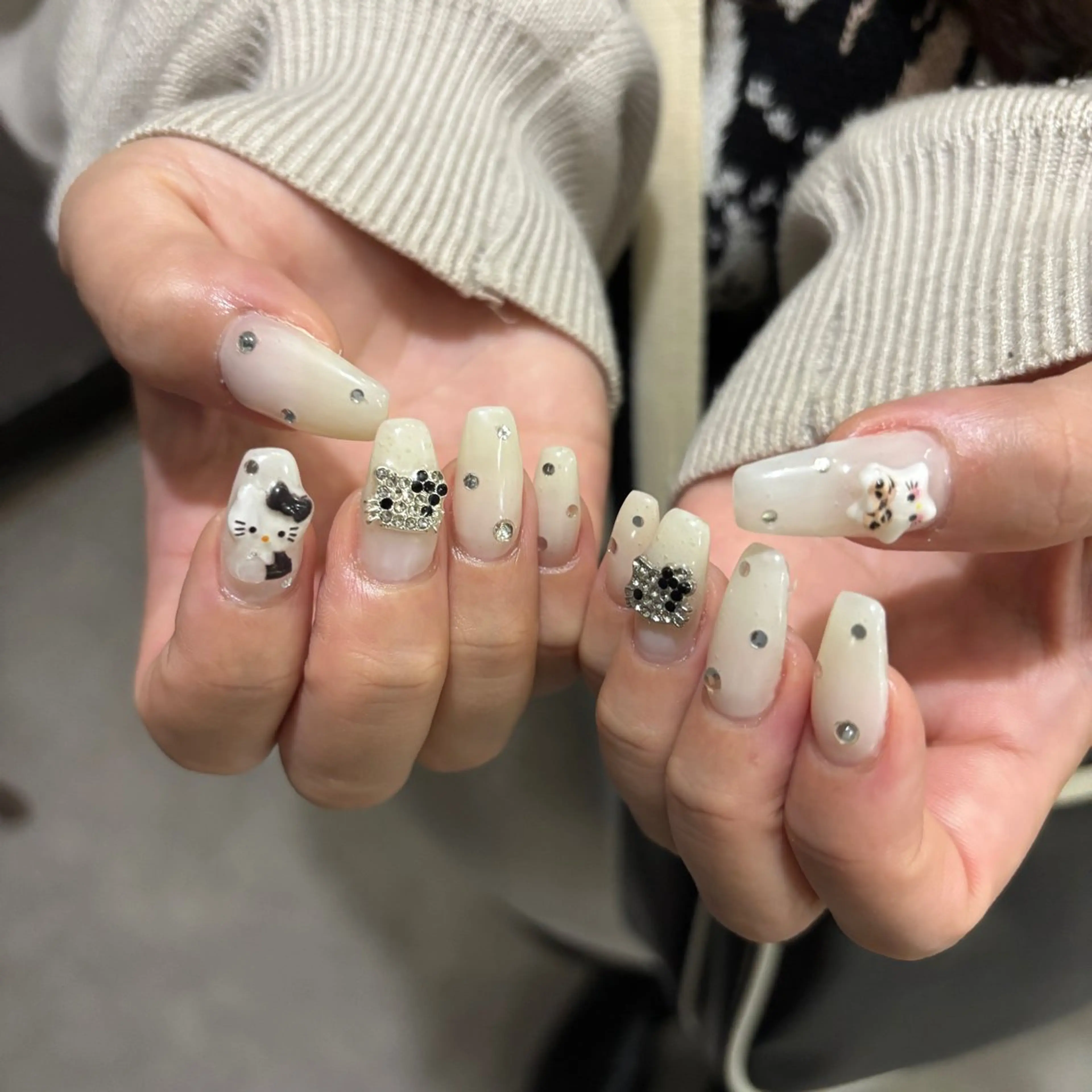 ネイル ハンドネイル フットネイル 栗田 ゆう子のネイルデザイン