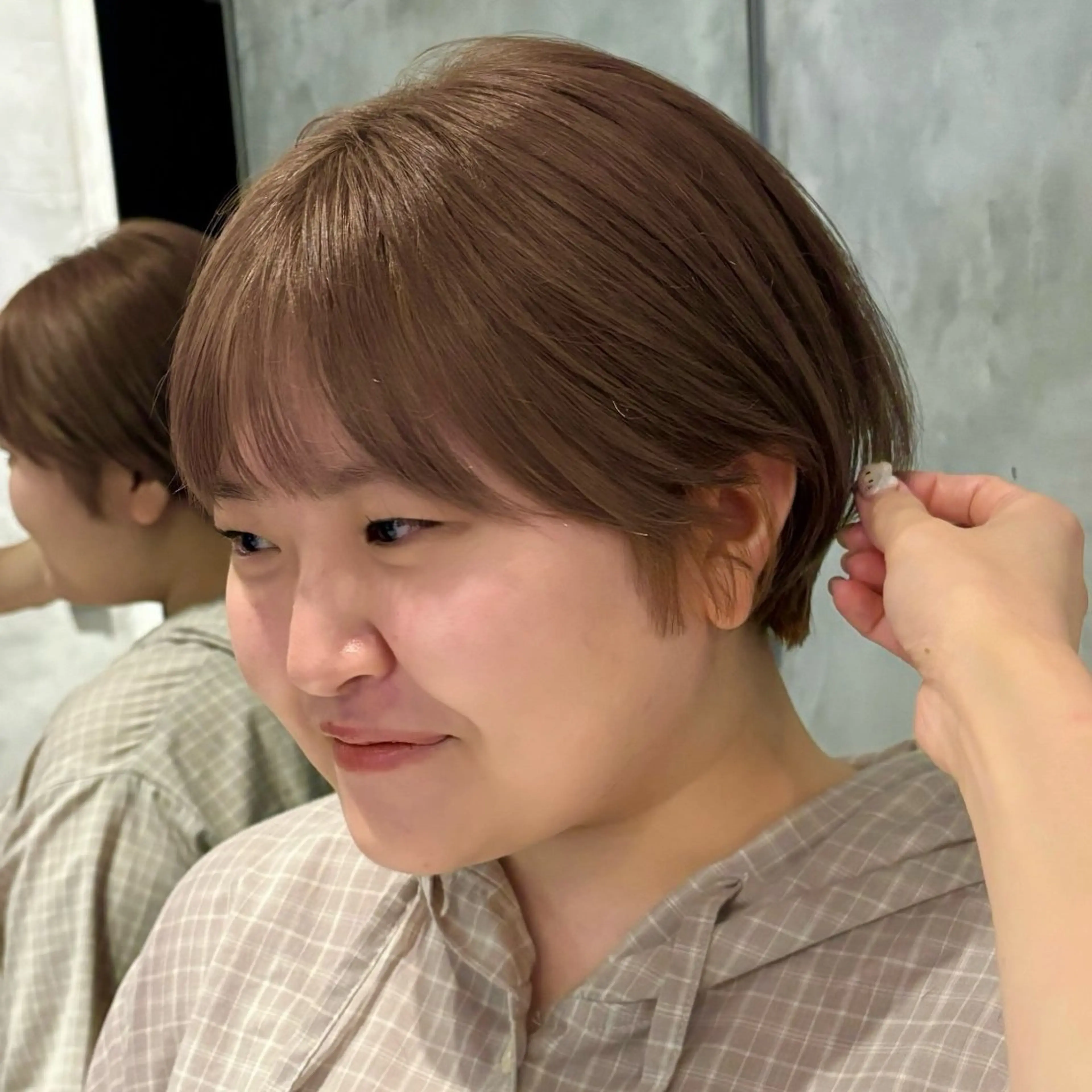 ショート カラー ブリーチ グレージュ ミルクティーグレージュ ショートヘア カット ヘアカラー トリートメント 顔まわり🥨レイヤー /透明感/水口舞奈のヘアスタイル