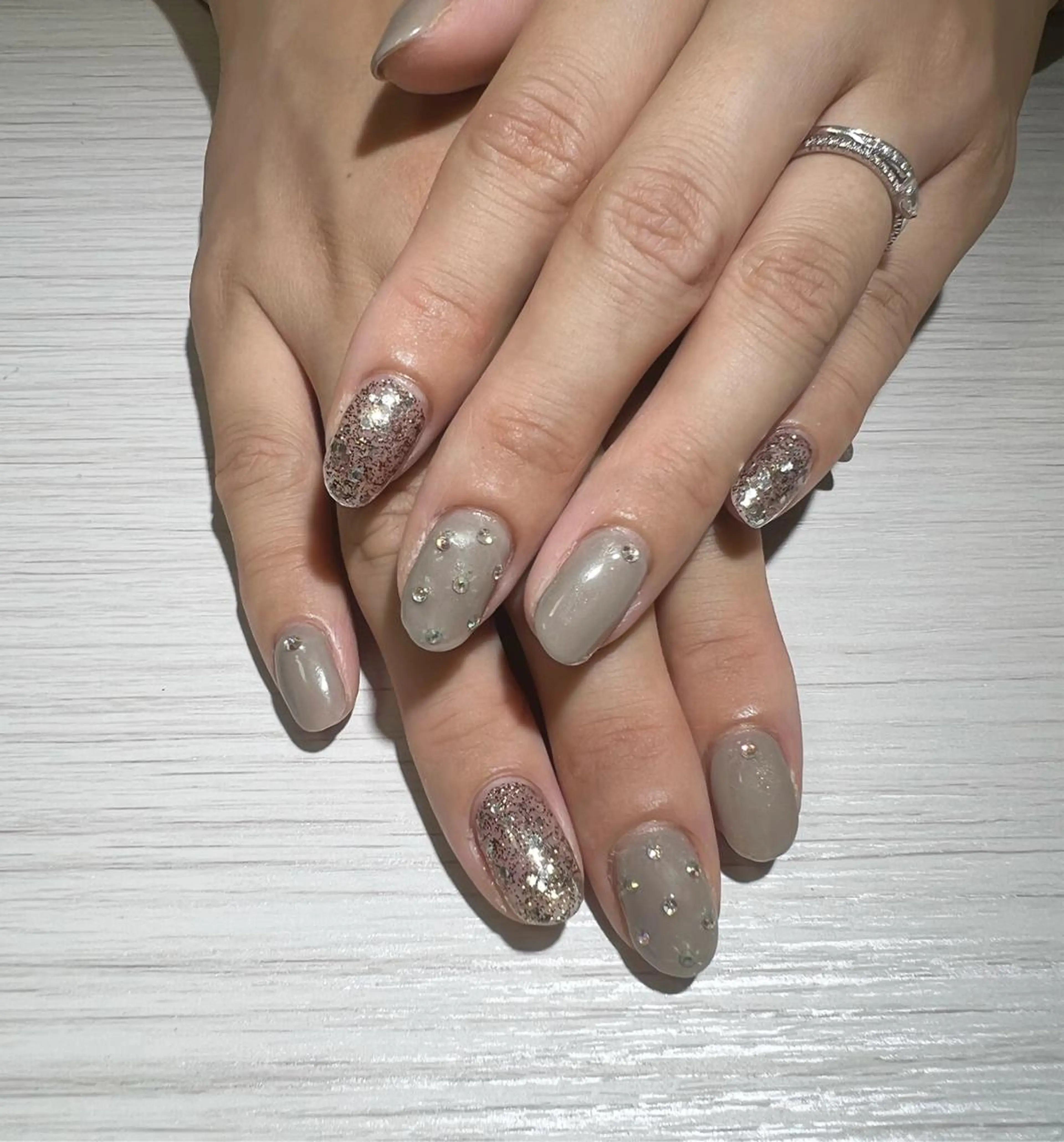 ネイル ストーンネイル ハンドネイル AJ nailのネイルデザイン