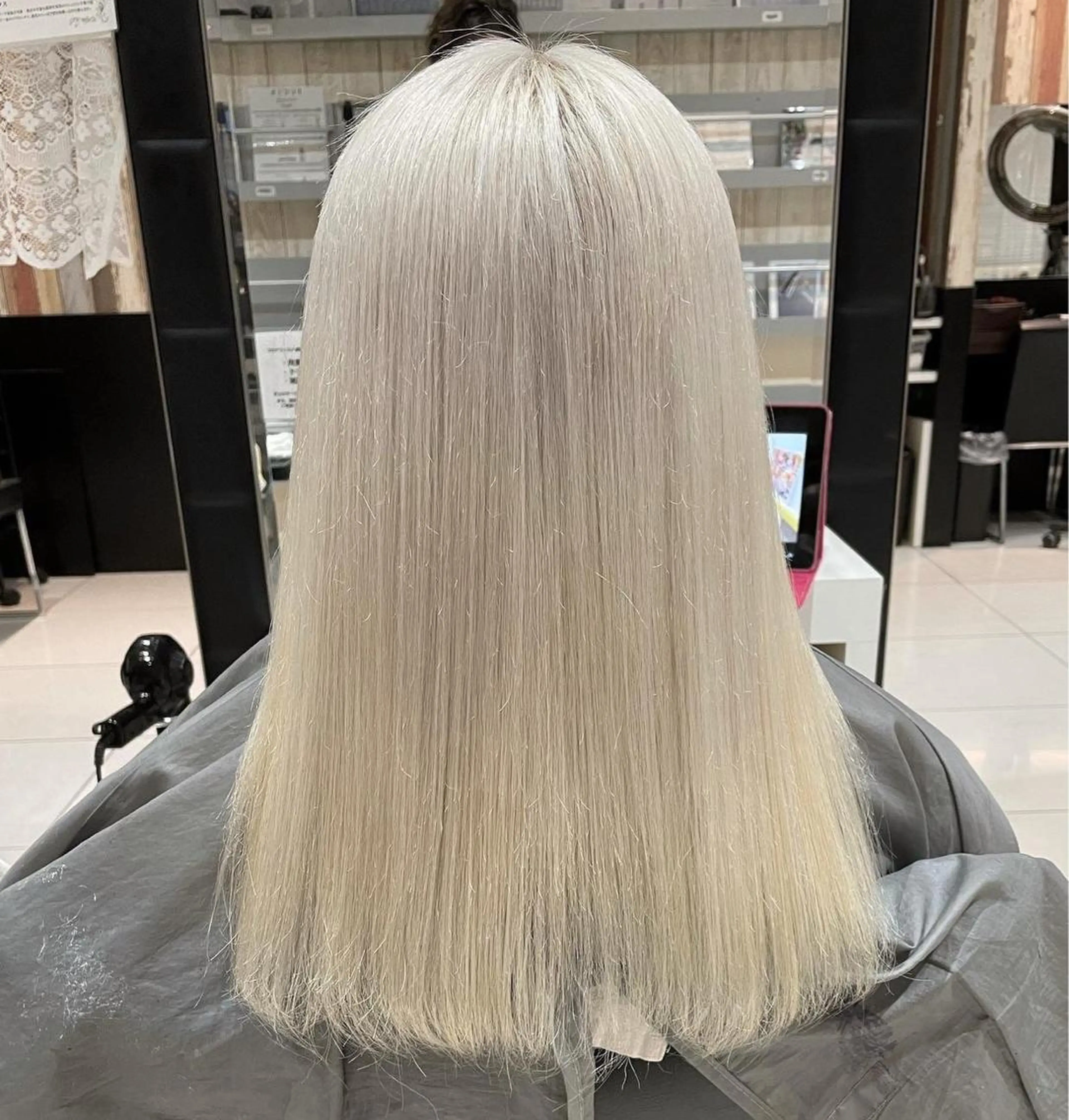 セミロング カラー 神戸 大輝のヘアスタイル