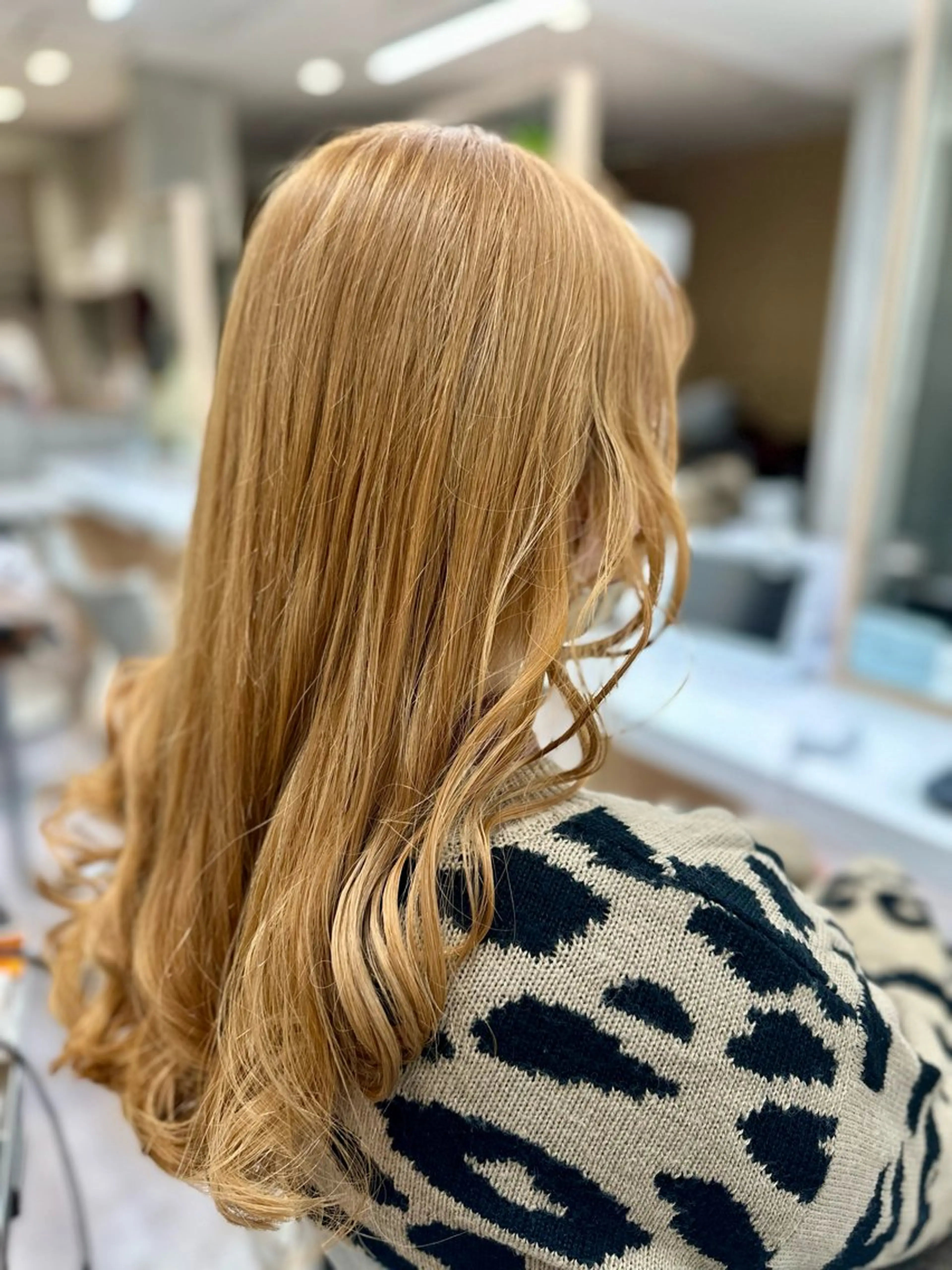 ロング カラー ベージュカラー 🐖 やぶたはるや🐖のヘアスタイル